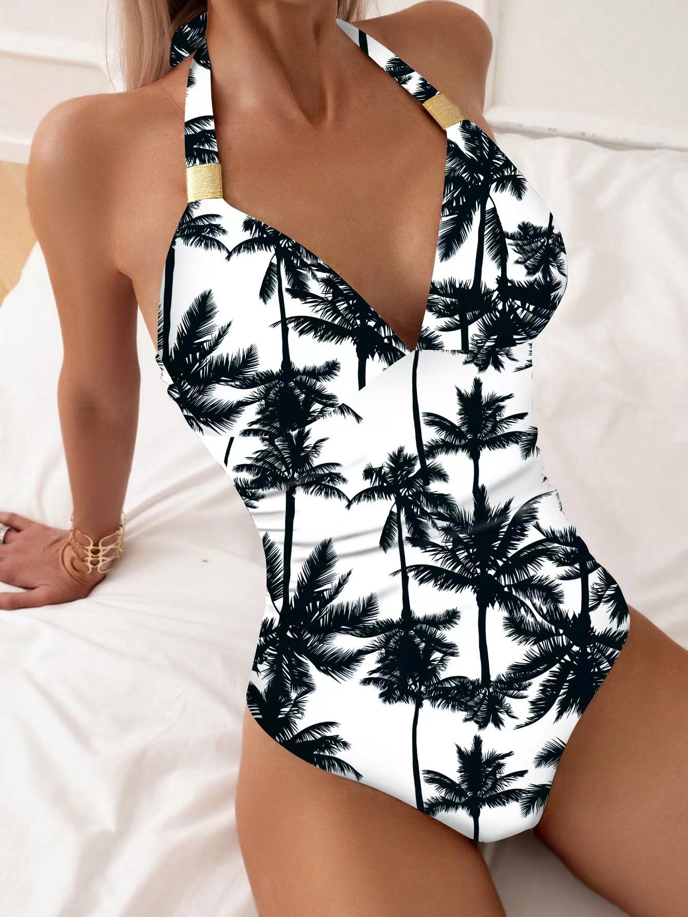 欧美外贸连体泳衣女保守显瘦速干泳装沙滩温泉度假系绳吊带泳衣