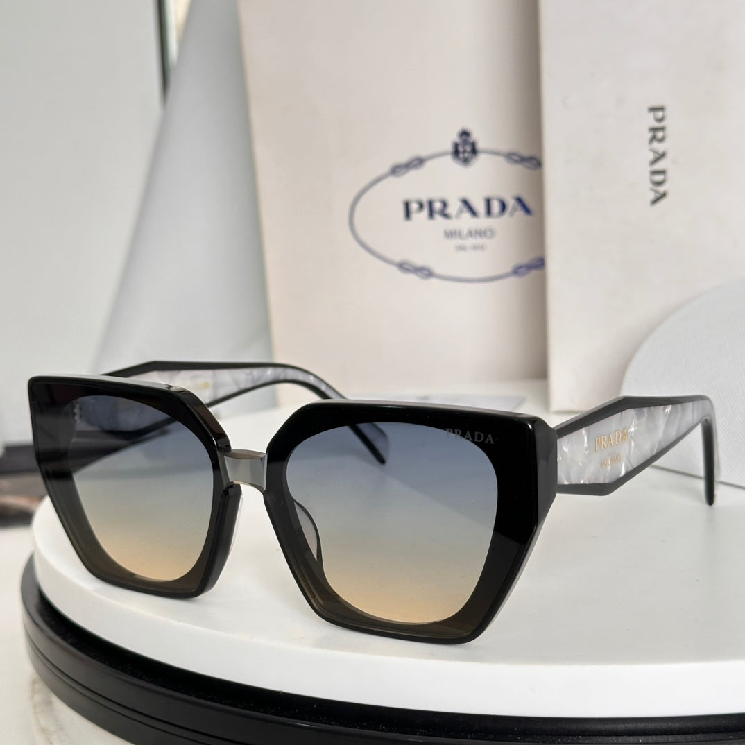PRADA02