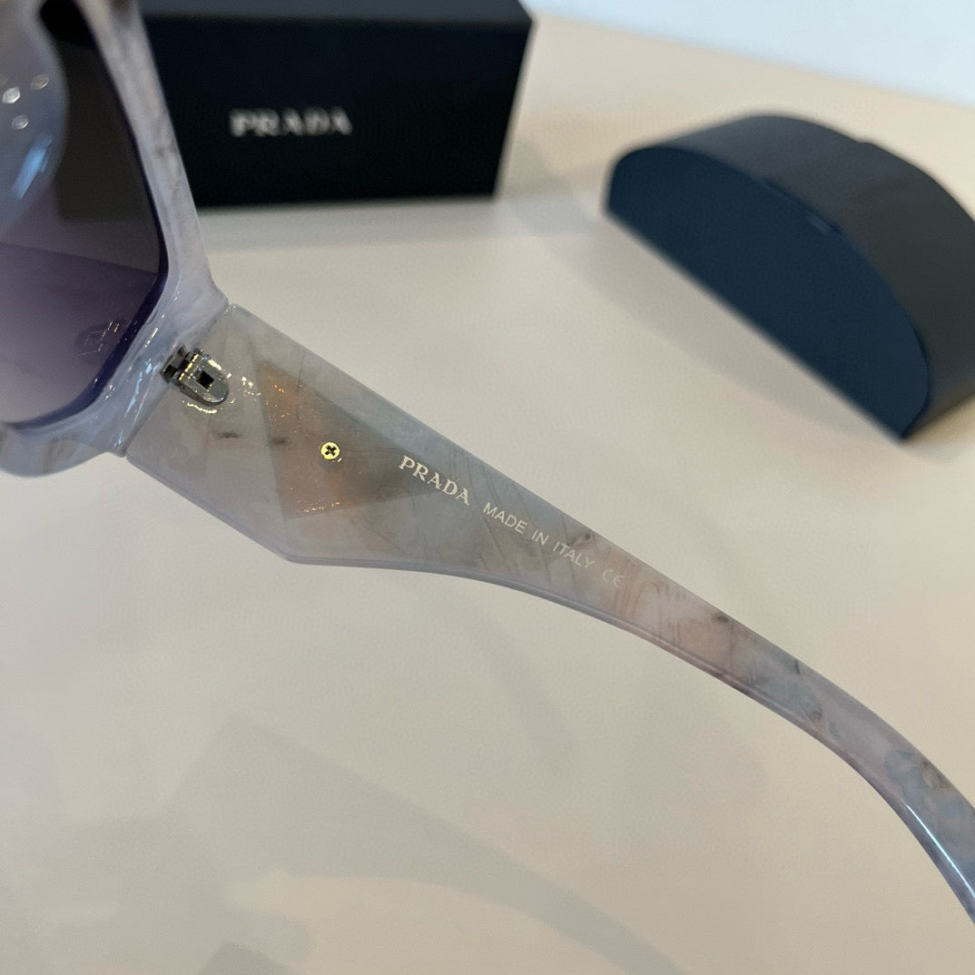 PRADA06
