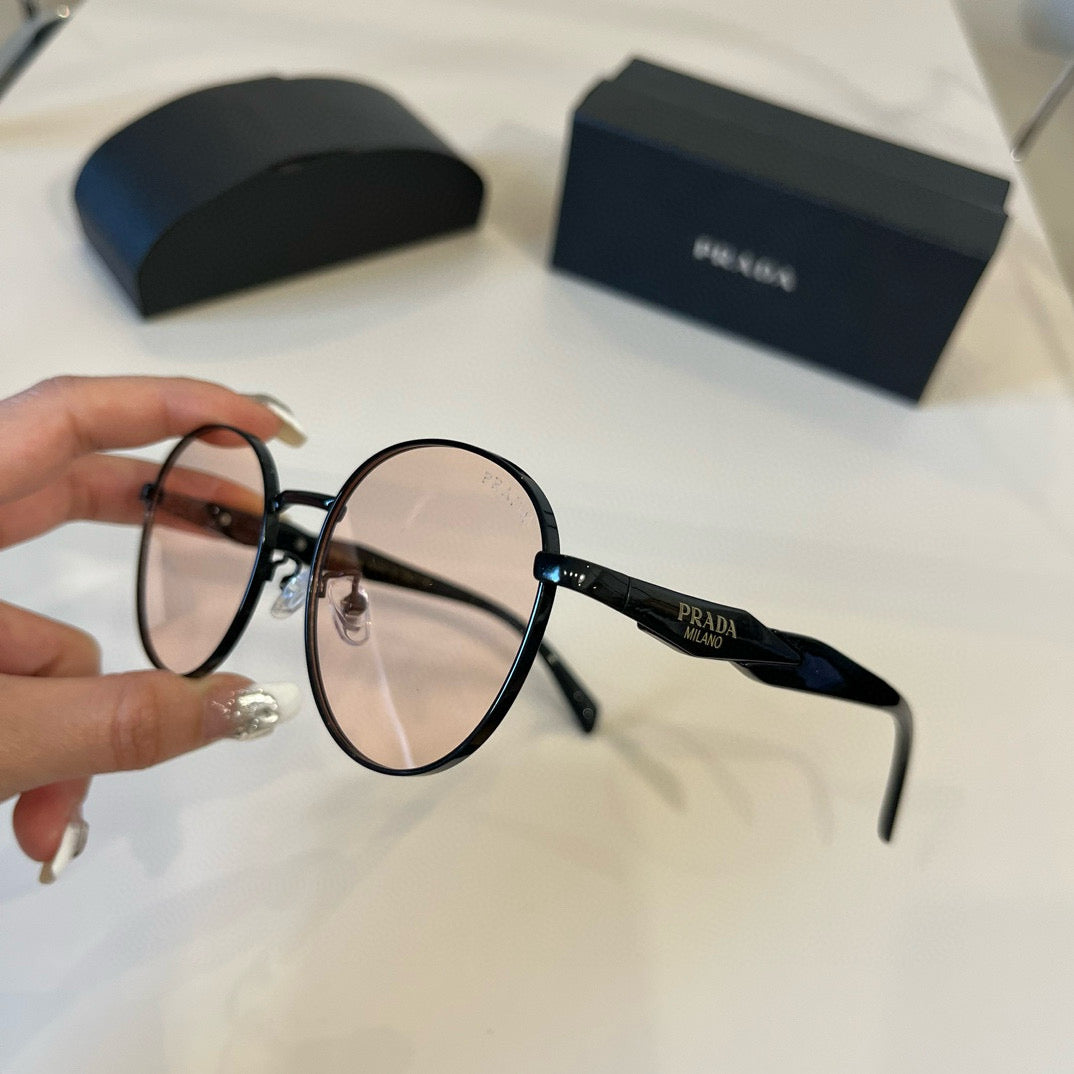 PRADA10