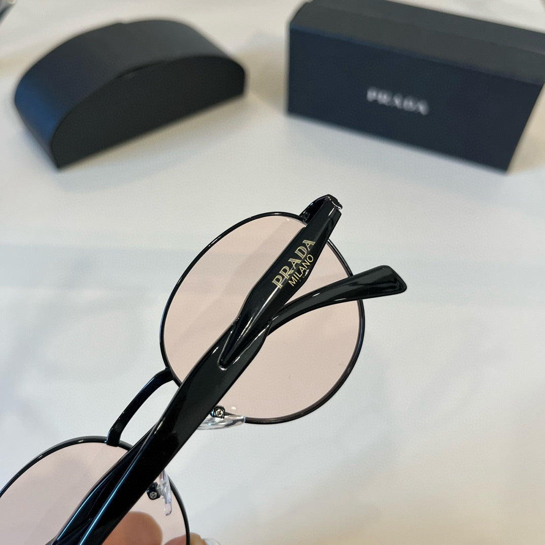 PRADA10