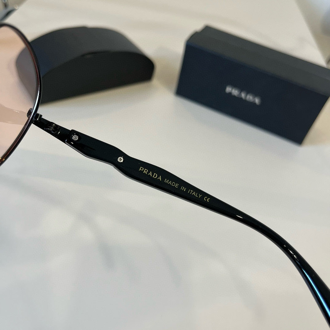 PRADA10