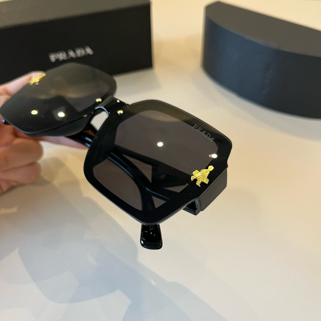 PRADA12