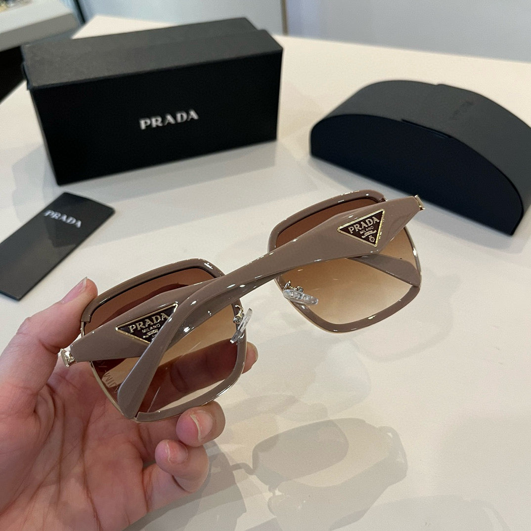 PRADA15