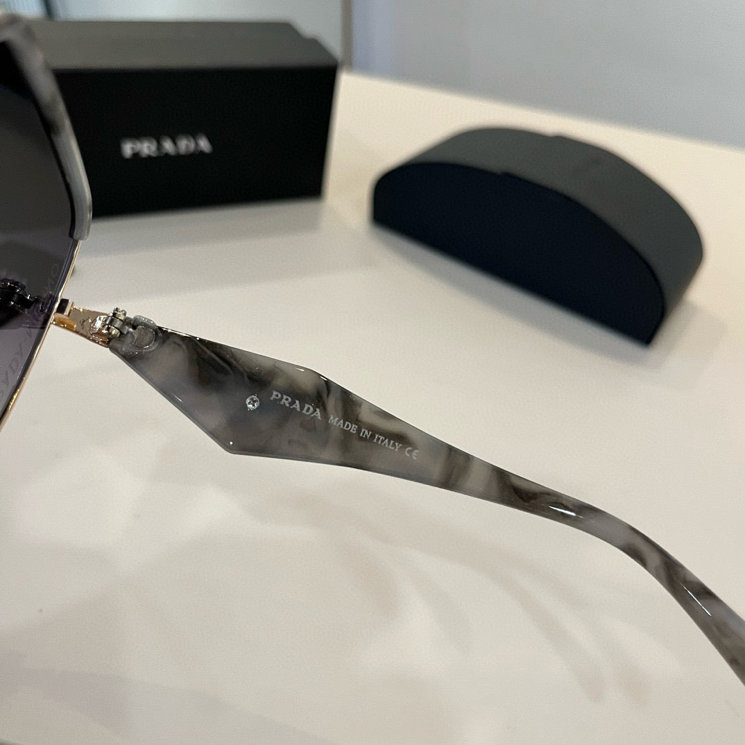 PRADA16