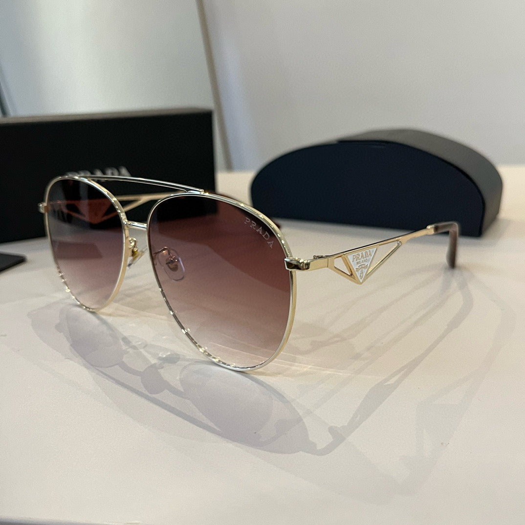 PRADA18