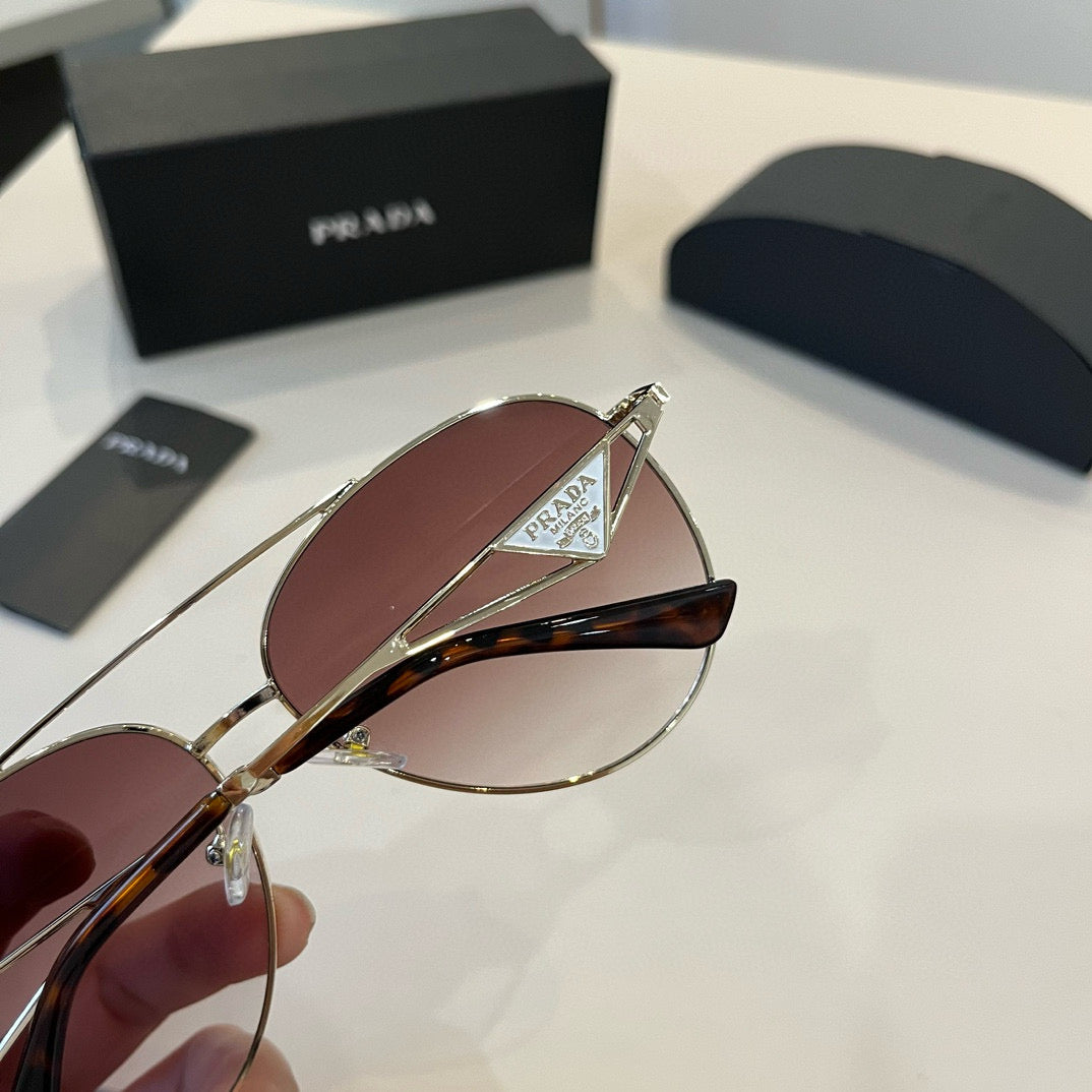 PRADA18