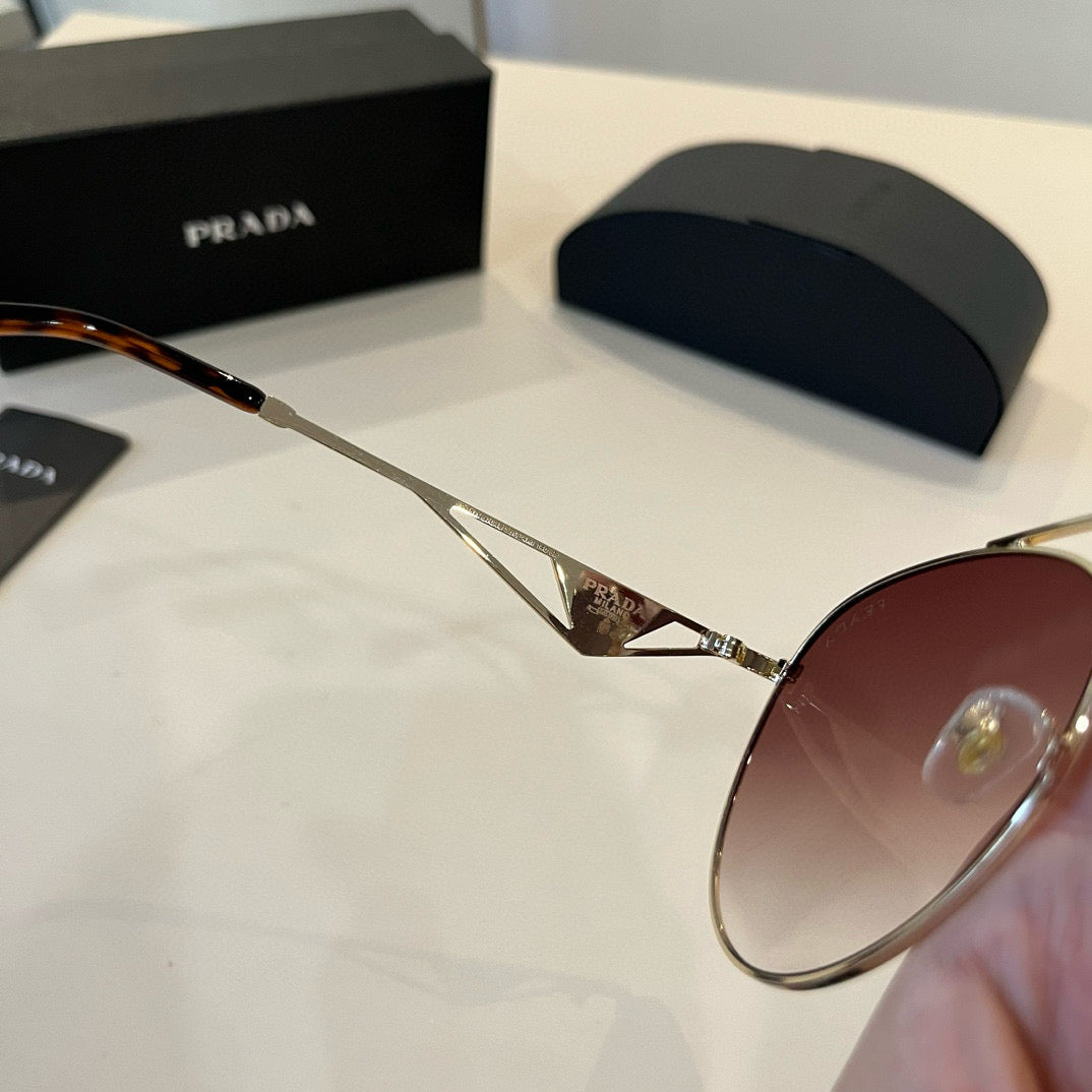 PRADA18