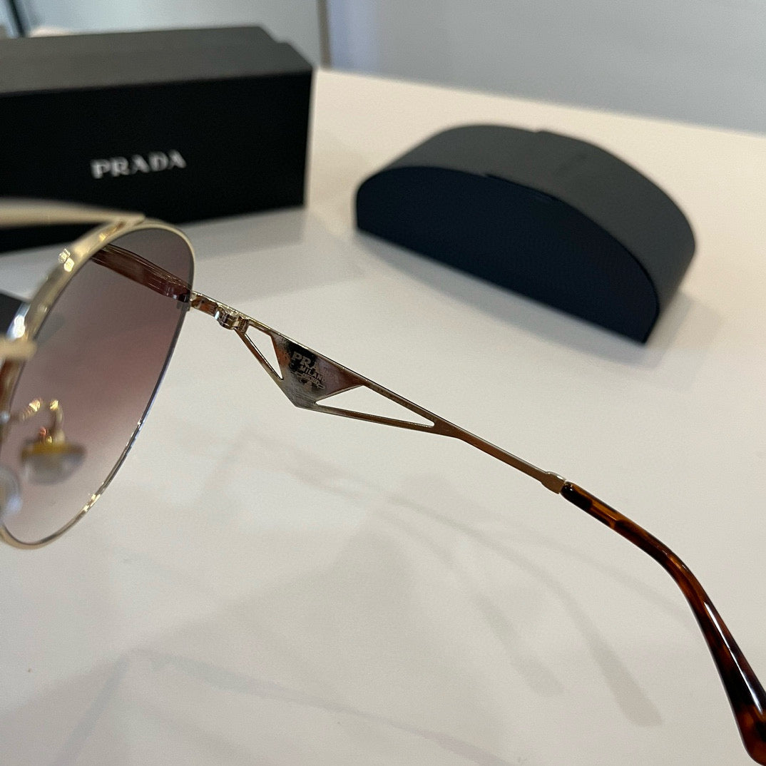 PRADA18