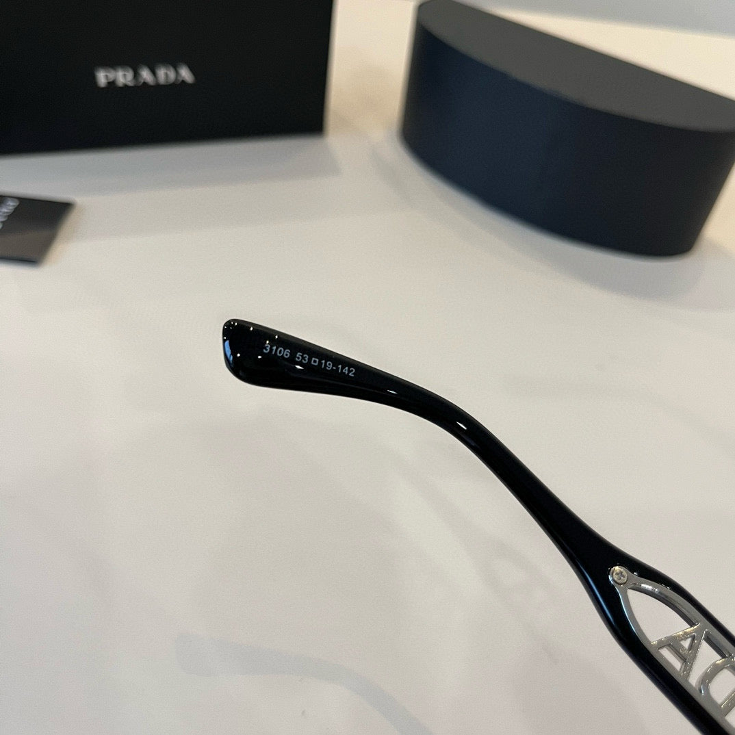 PRADA23