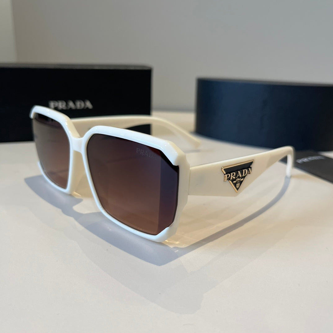 PRADA24