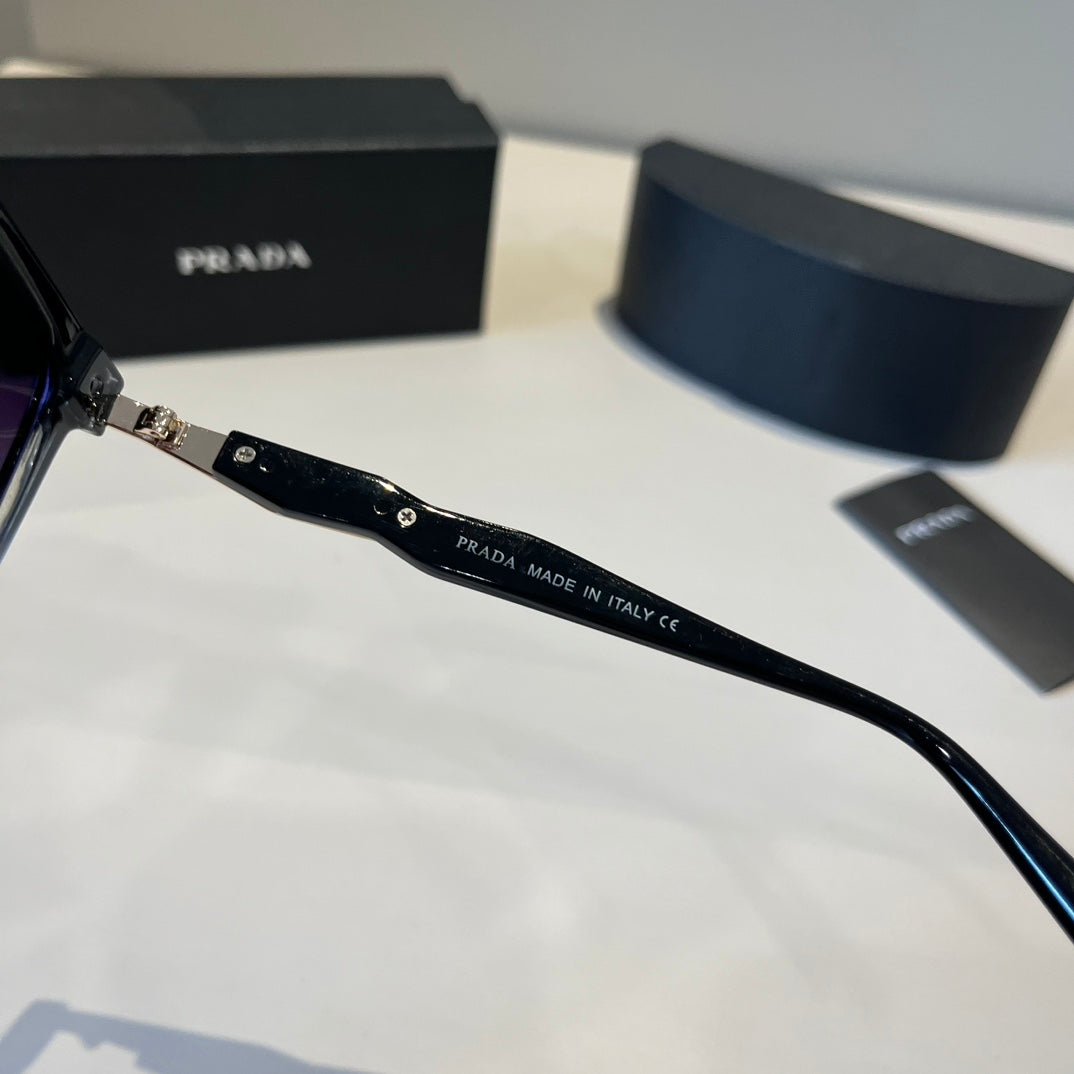 PRADA30