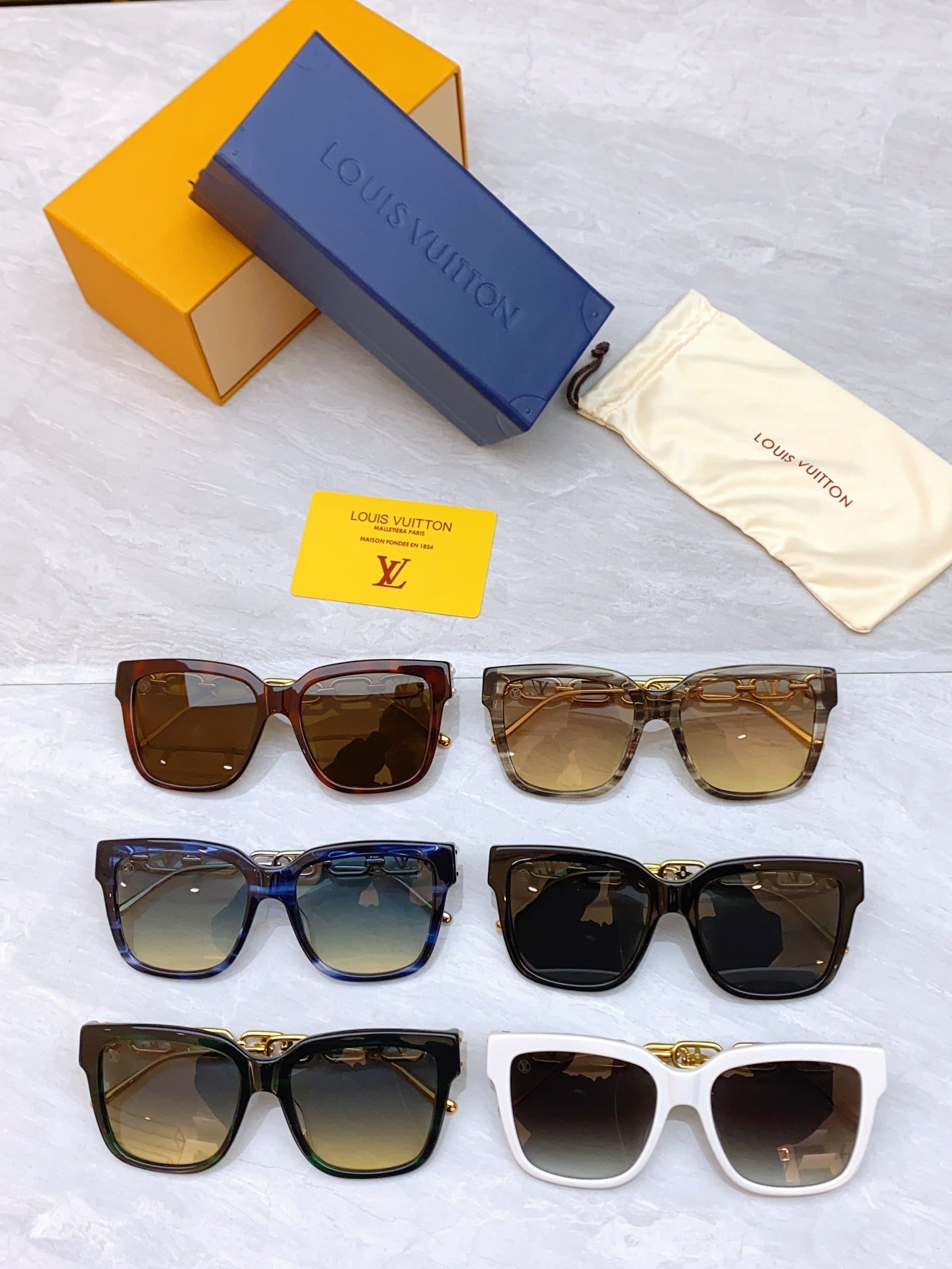 LV  sunglasses-188