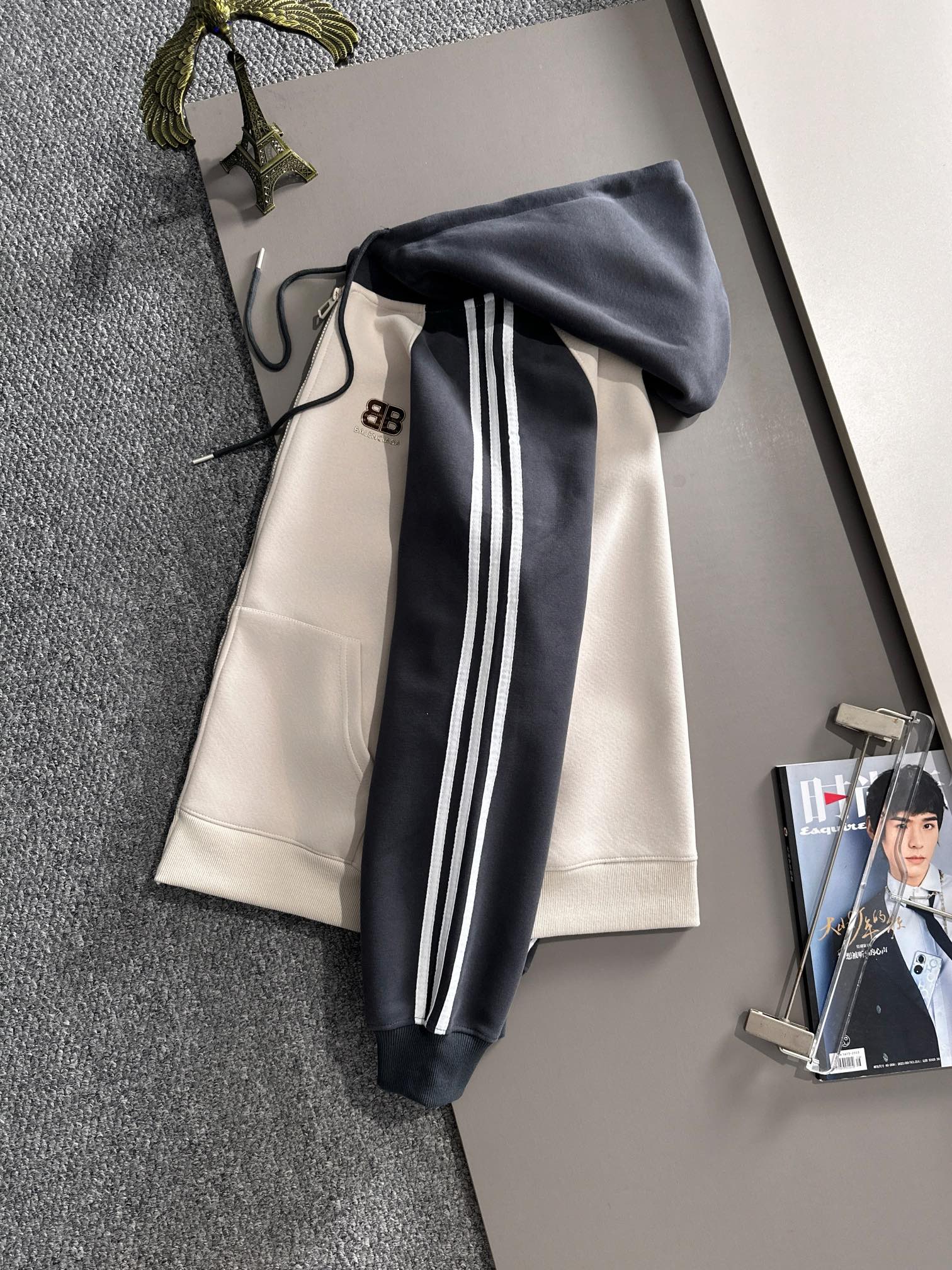 Balenciaga FW Reversible Fleece Zip Hoodie – Oversized Parisian Streetwear