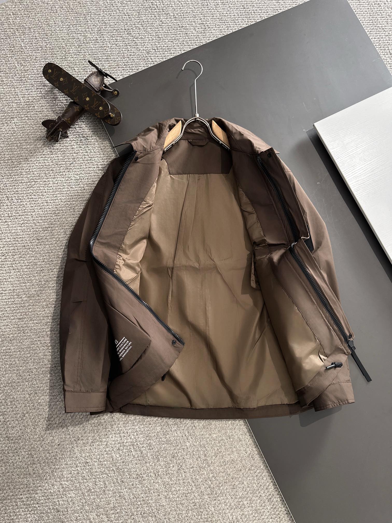 LV Fall Winter 2024 New Nylon Trench Jacket | Timeless Urban Luxury