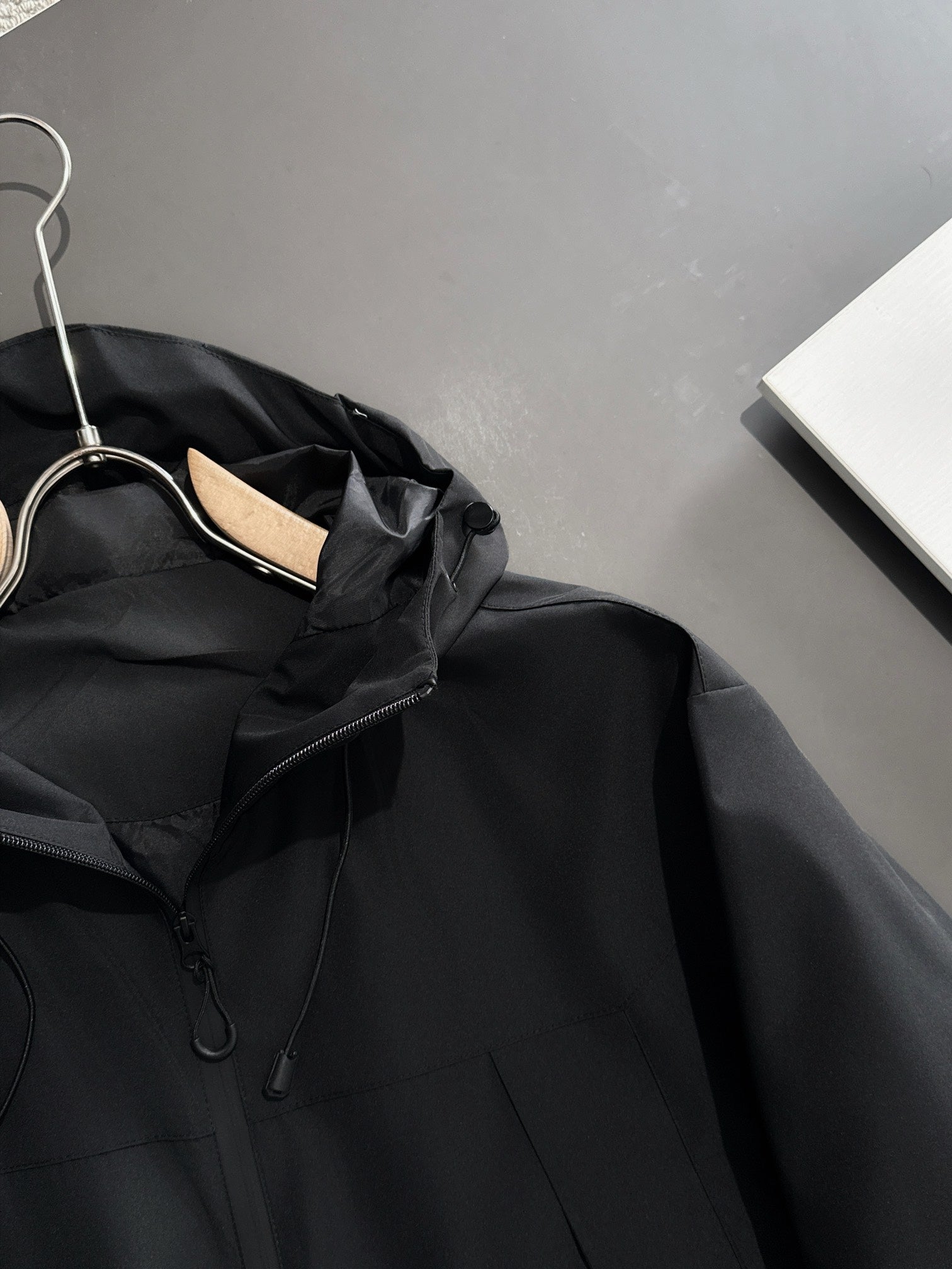LV Fall Winter 2024 Hooded Nylon Zip Trench Jacket | Lightweight Urban Luxury
