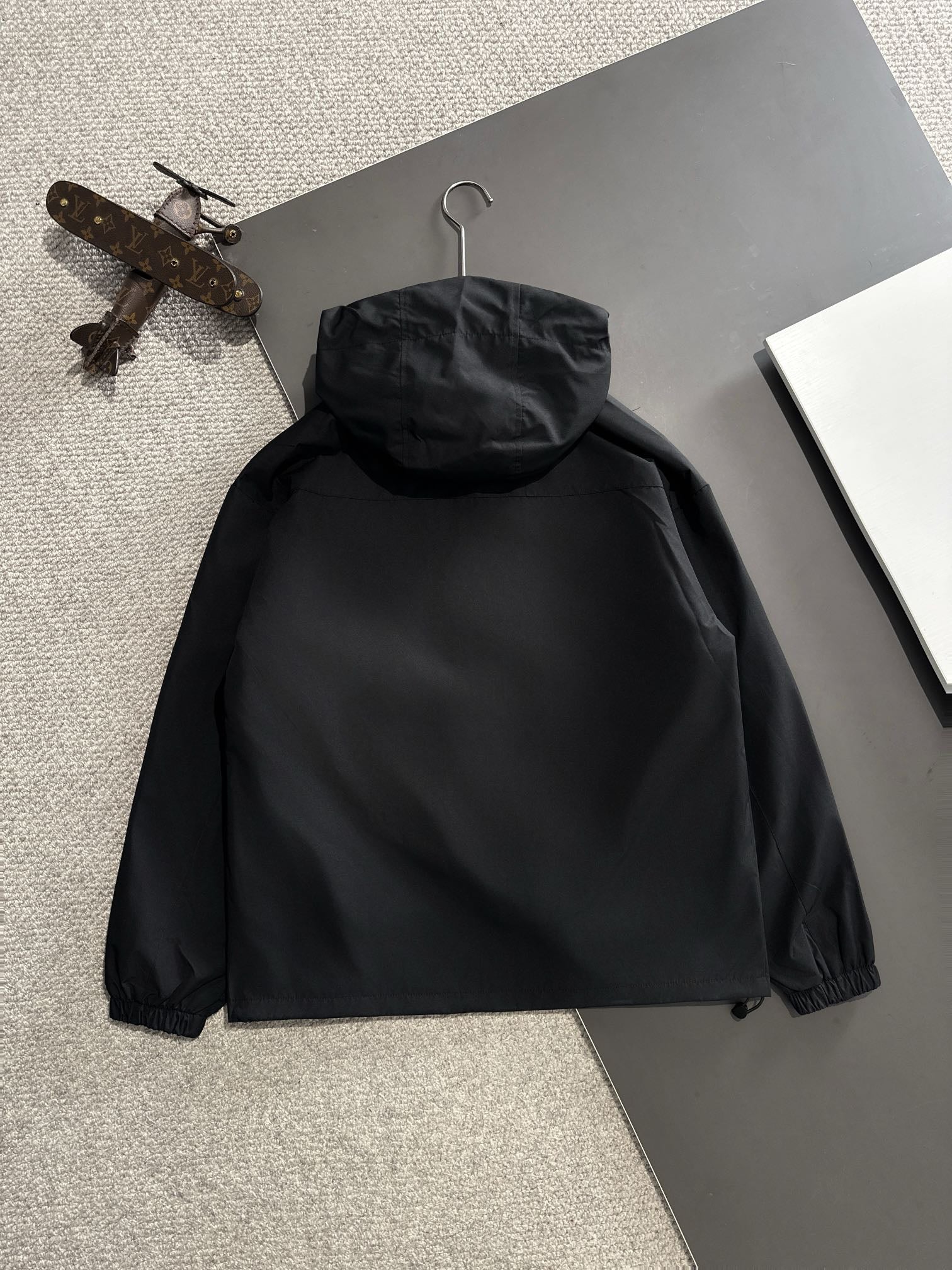 LV Fall Winter 2024 Hooded Nylon Zip Trench Jacket | Lightweight Urban Luxury