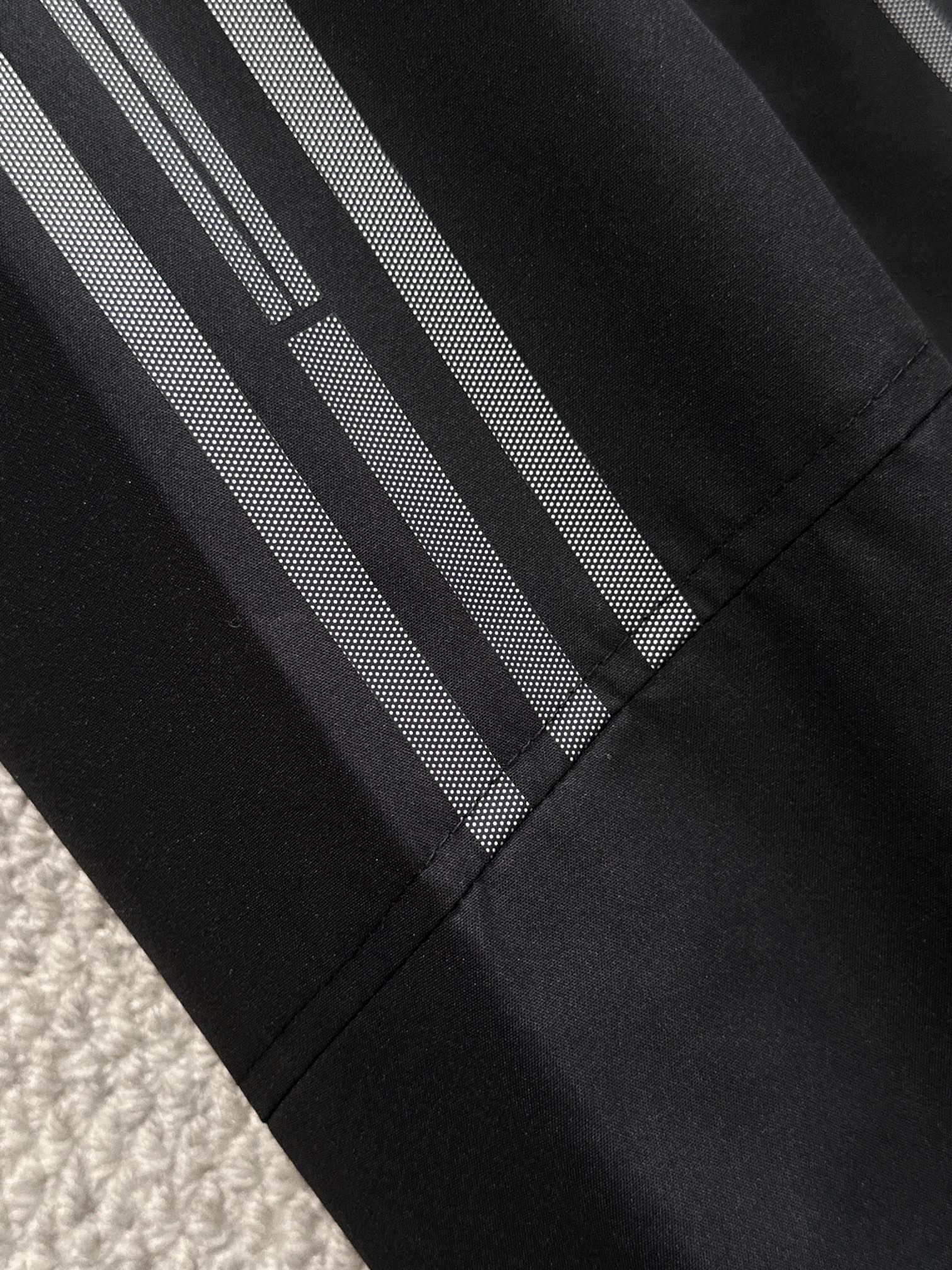 LV Fall Winter 2024 Hooded Nylon Zip Jacket | Lightweight Urban Luxury