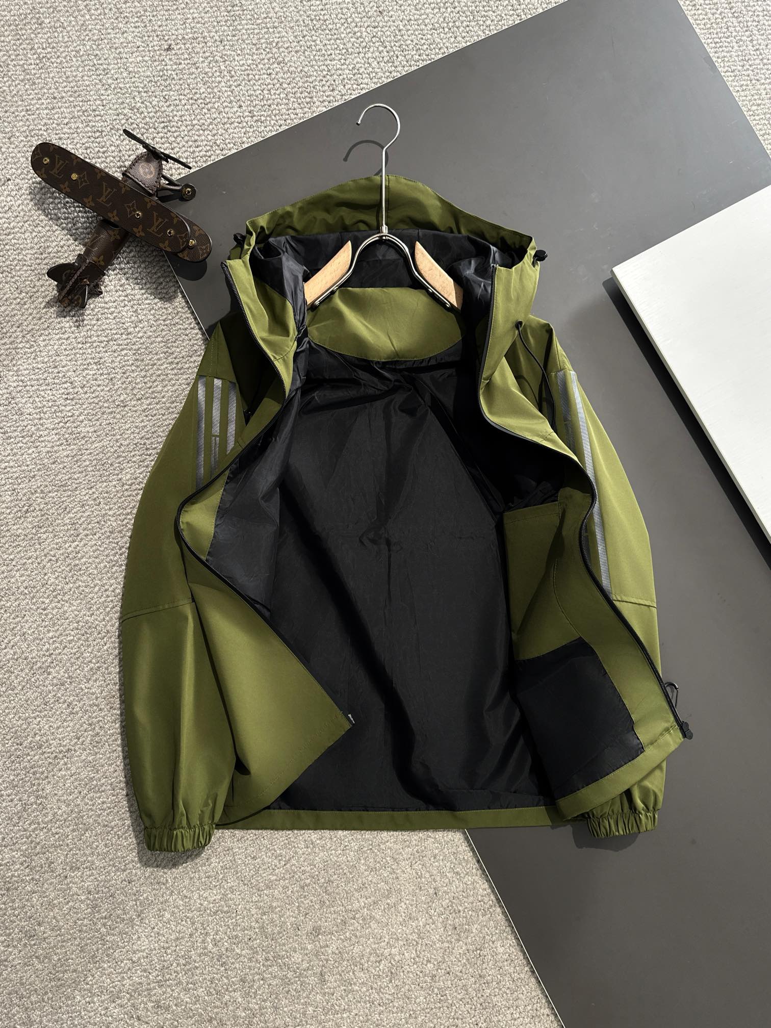 LV Fall Winter 2024 Hooded Nylon Zip Jacket | Lightweight Urban Luxury