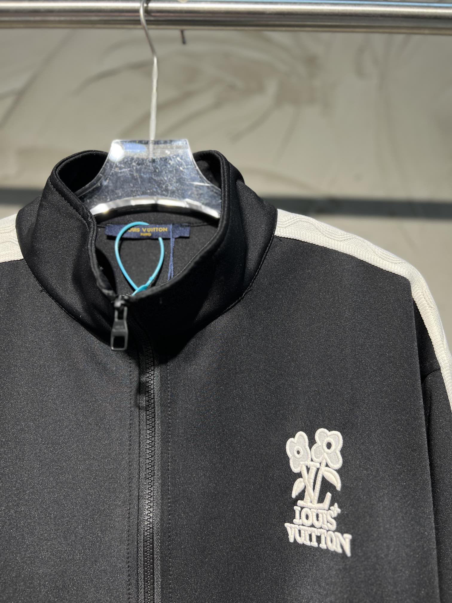 LOUIS VUITTON Floral Embroidery Zip-Up Tracksuit | Unisex Luxury Sweatshirt & Pants Set