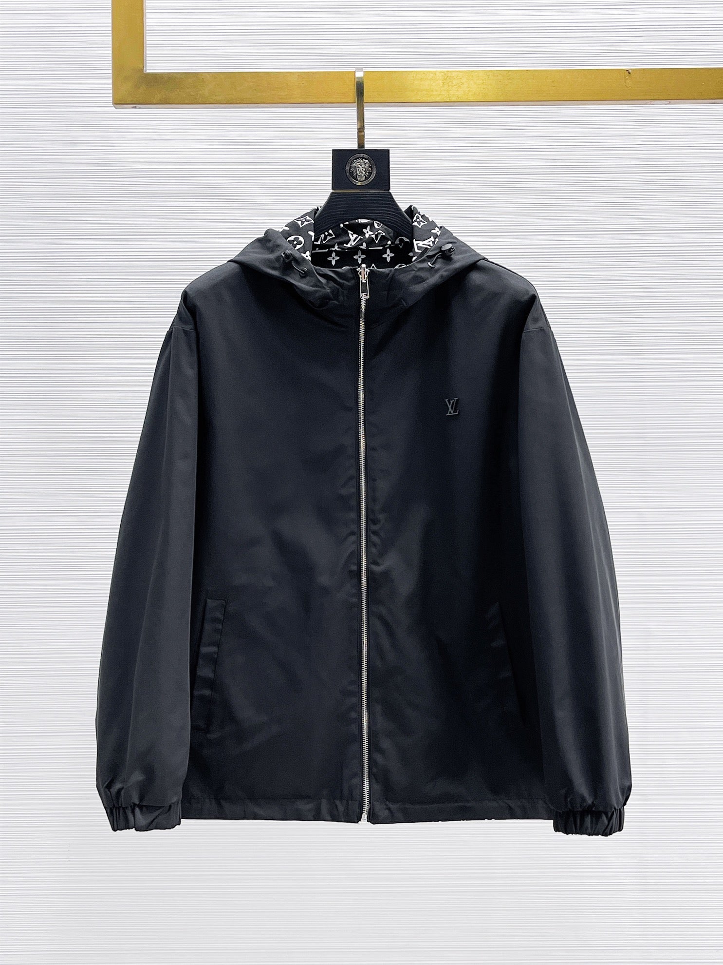LOUIS VUITTON Men’s Fall 2024 Jacket｜Runway Edition with Refined Memory-Tech Fabric