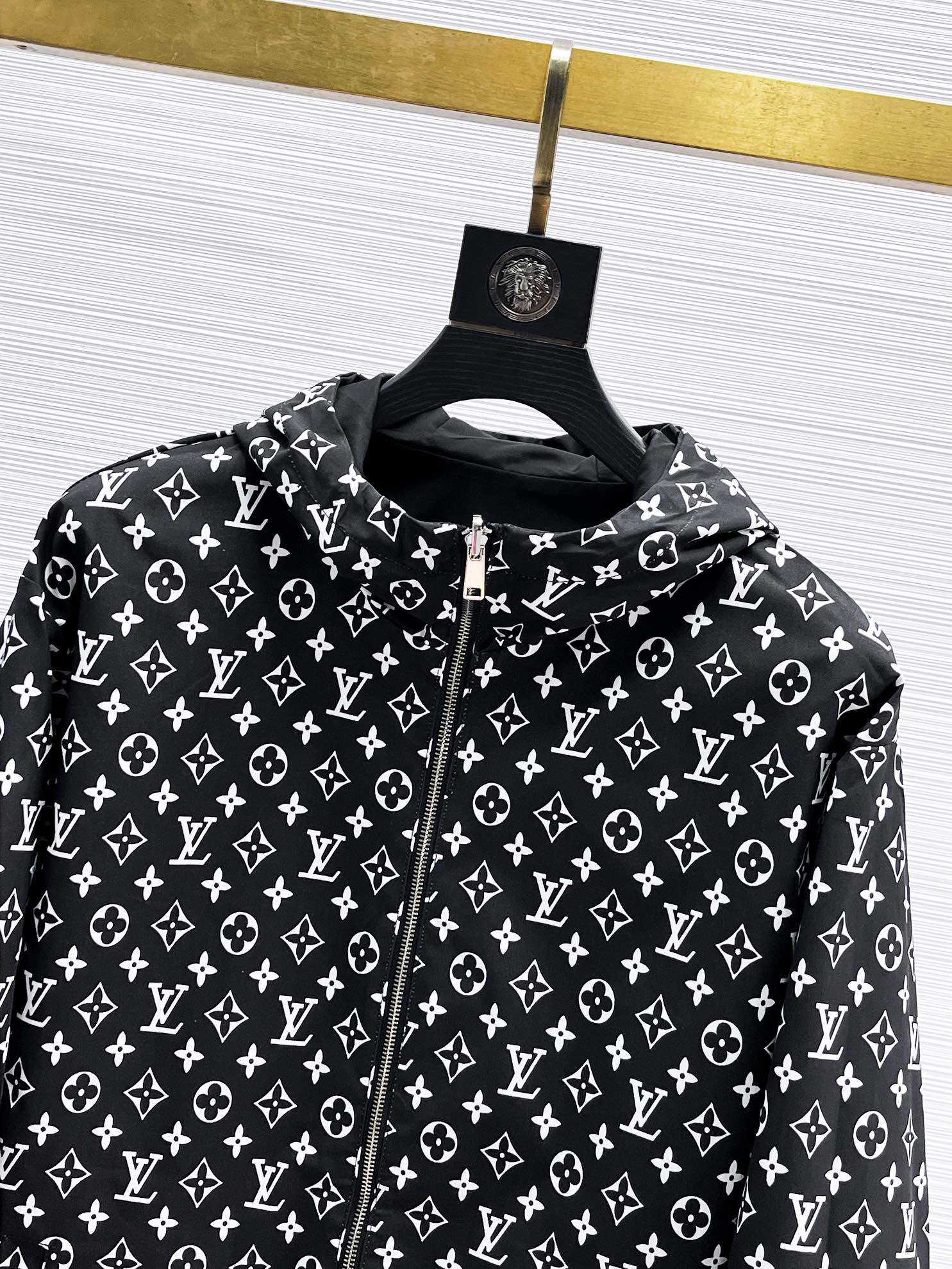 LOUIS VUITTON Men’s Fall 2024 Jacket｜Runway Edition with Refined Memory-Tech Fabric