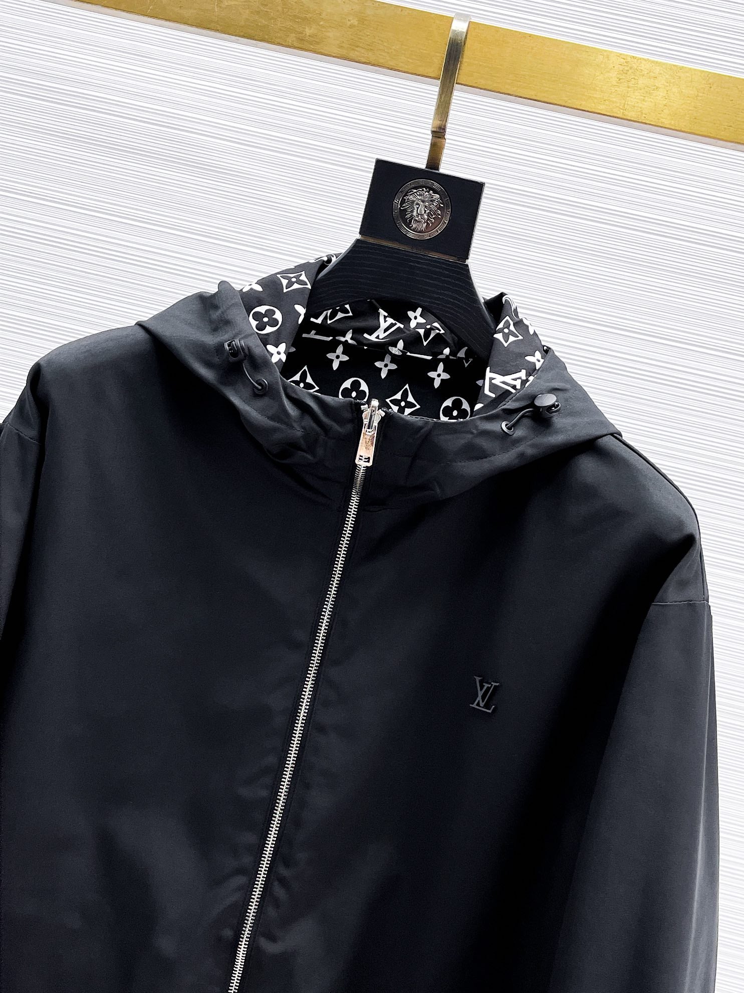 LOUIS VUITTON Men’s Fall 2024 Jacket｜Runway Edition with Refined Memory-Tech Fabric