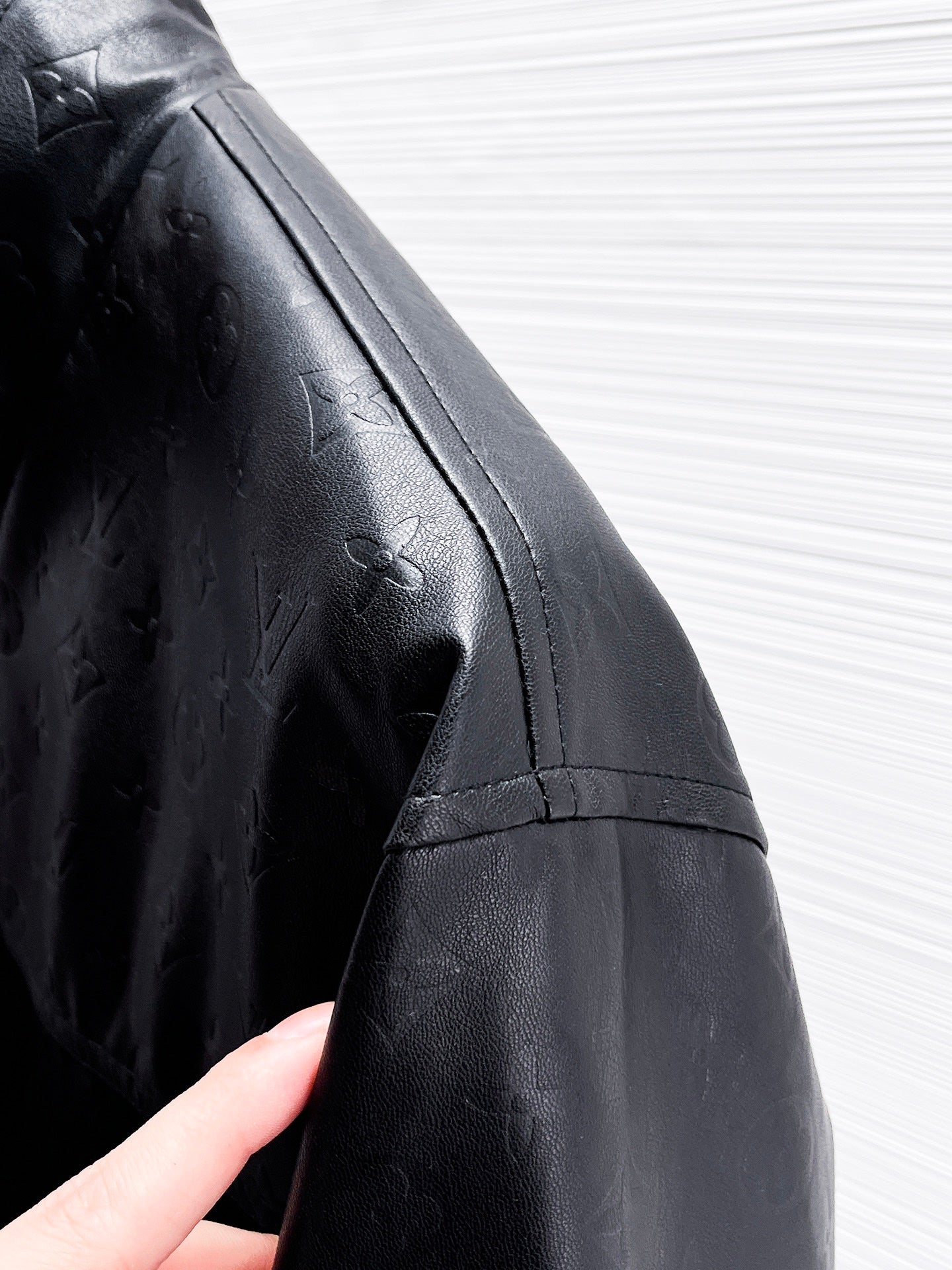 LOUIS VUITTON Autumn 2024 Premium Jacket | Runway Edition | Memory Fabric Comfort & Warmth