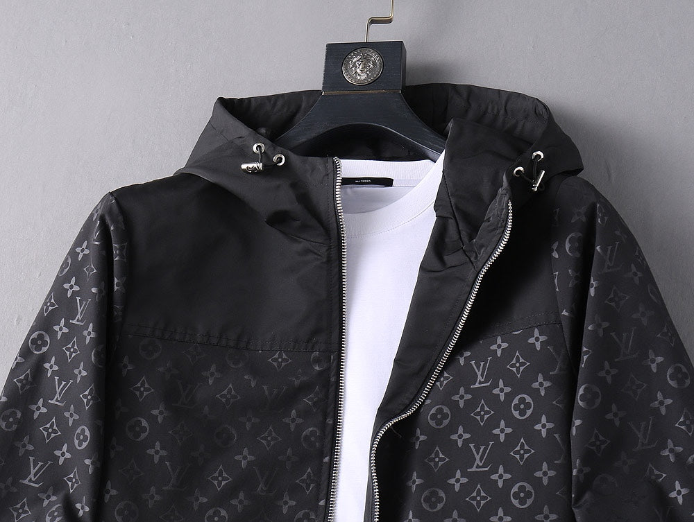 LOUIS VUITTON Autumn 2024 Men’s Jacket | Official Web Edition | Exclusive Tailored Fabric