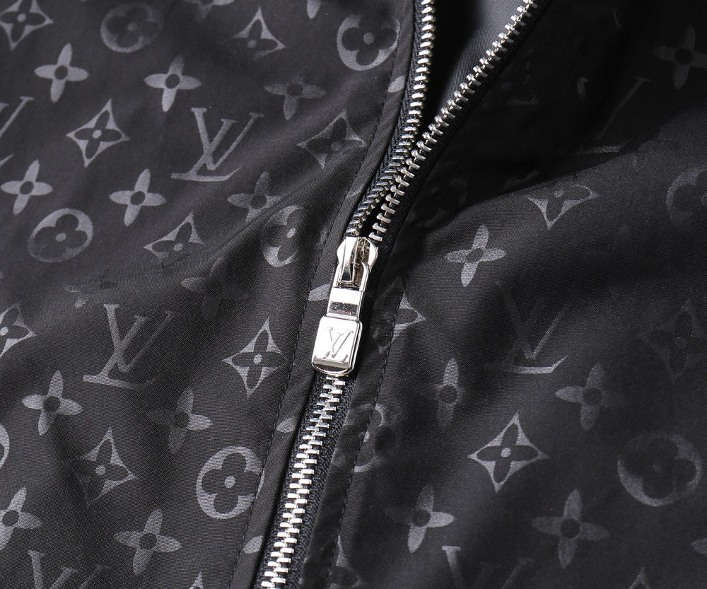 LOUIS VUITTON Autumn 2024 Men’s Jacket | Official Web Edition | Exclusive Tailored Fabric