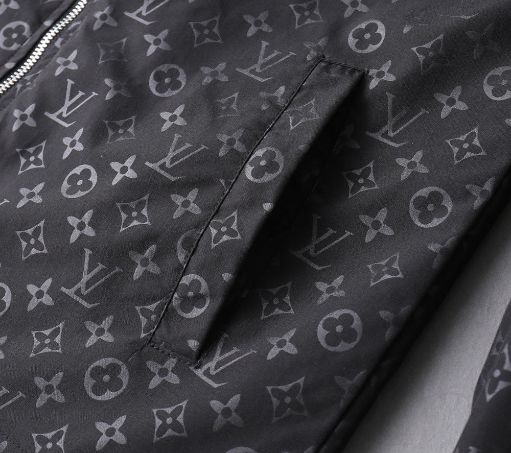 LOUIS VUITTON Autumn 2024 Men’s Jacket | Official Web Edition | Exclusive Tailored Fabric