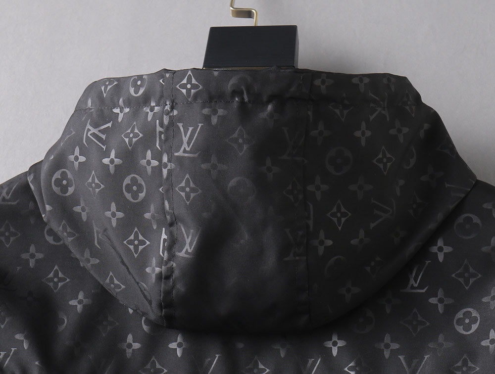 LOUIS VUITTON Autumn 2024 Men’s Jacket | Official Web Edition | Exclusive Tailored Fabric