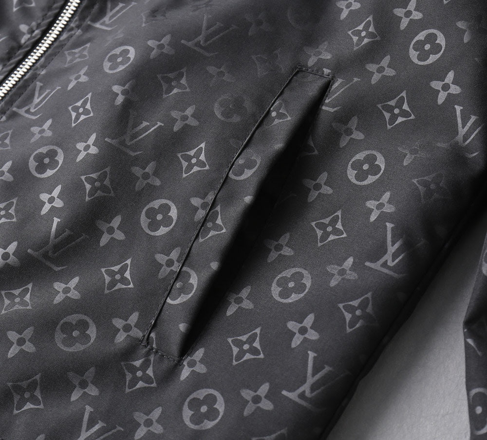 LOUIS VUITTON Autumn 2024 Men’s Jacket | Official Web Edition | Exclusive Tailored Fabric