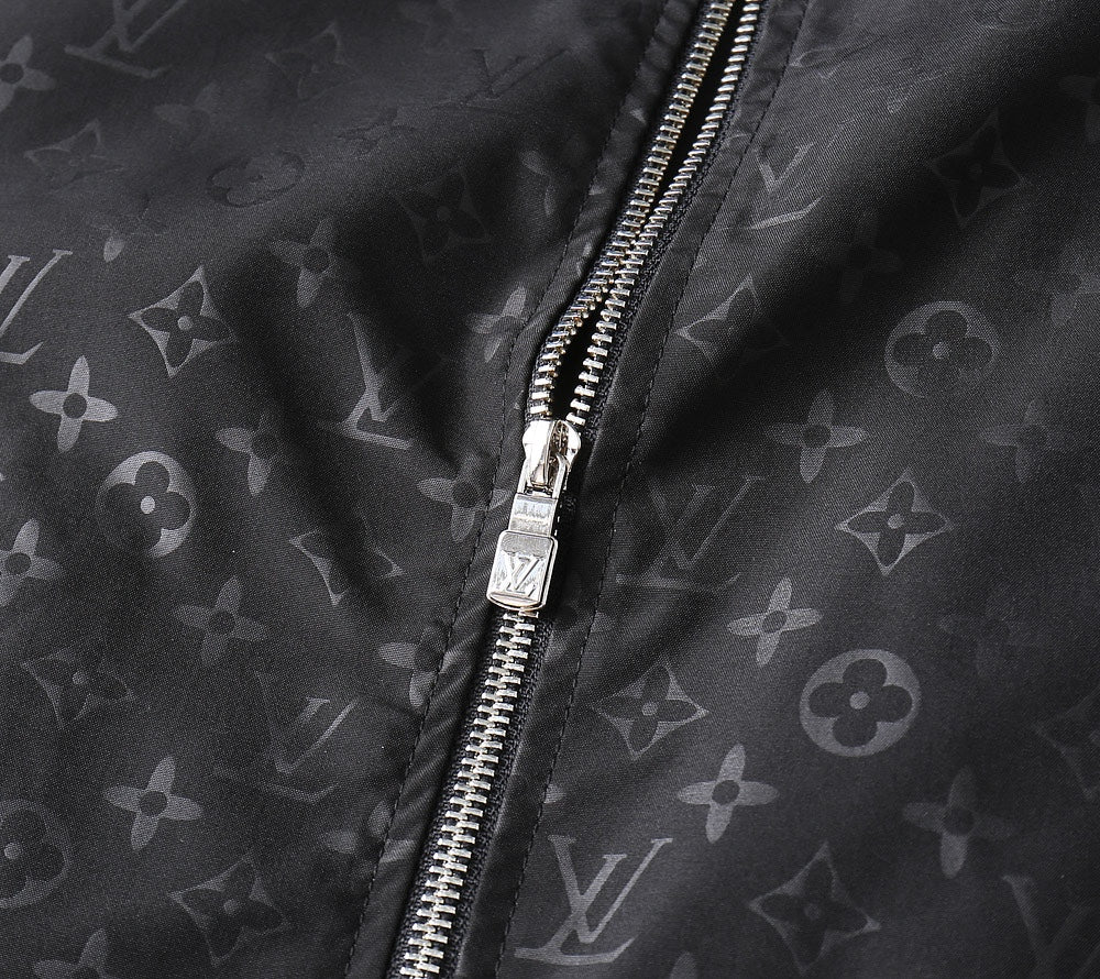 LOUIS VUITTON Autumn 2024 Men’s Jacket | Official Web Edition | Exclusive Tailored Fabric