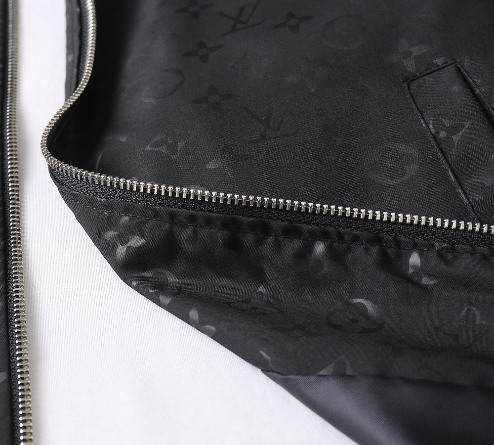 LOUIS VUITTON Autumn 2024 Men’s Jacket | Official Web Edition | Exclusive Tailored Fabric
