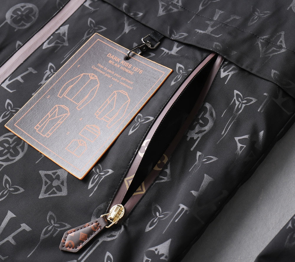 LOUIS VUITTON Autumn 2024 Men’s Jacket | Official Web Edition | Exclusive Tailored Fabric