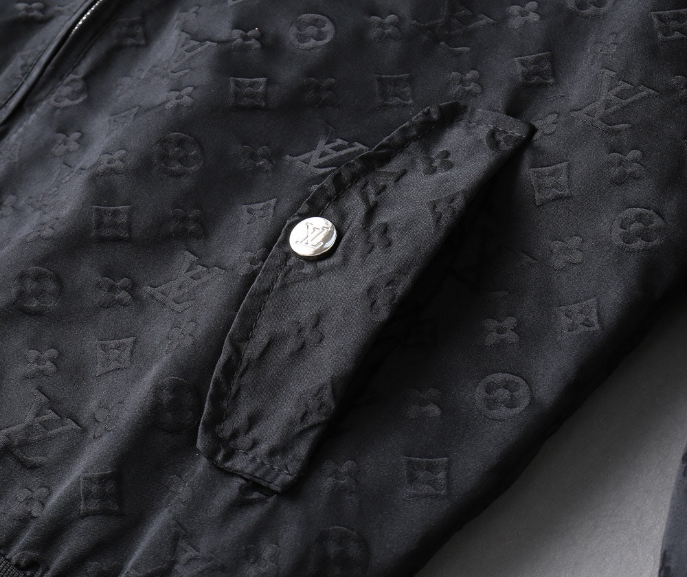 LOUIS VUITTON Autumn 2024 Men’s Jacket | Official Web Edition | Exclusive Tailored Fabric