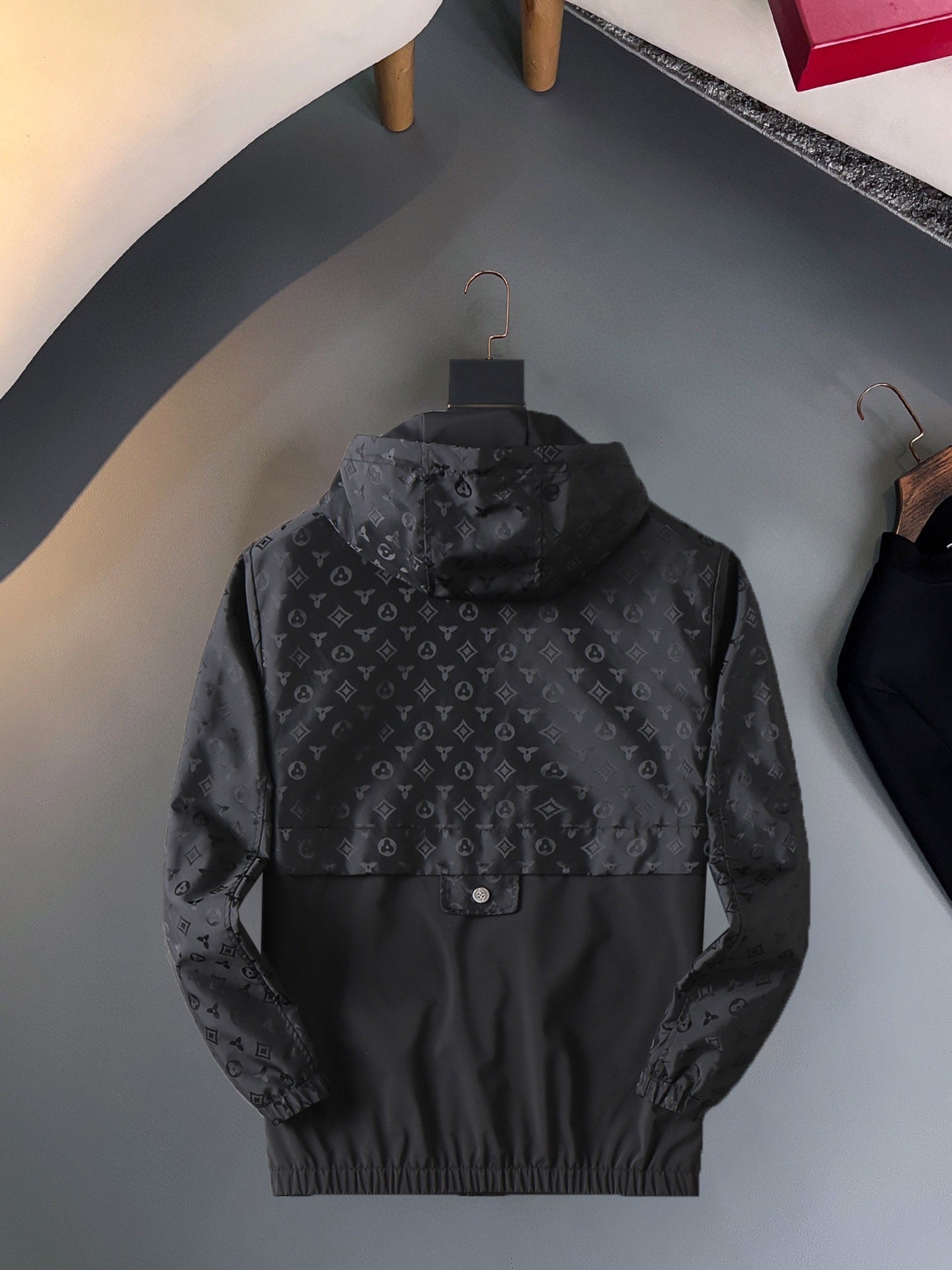 LOUIS VUITTON Autumn 2024 Men’s Jacket | Official Web Edition | Premium Tailored Fabric