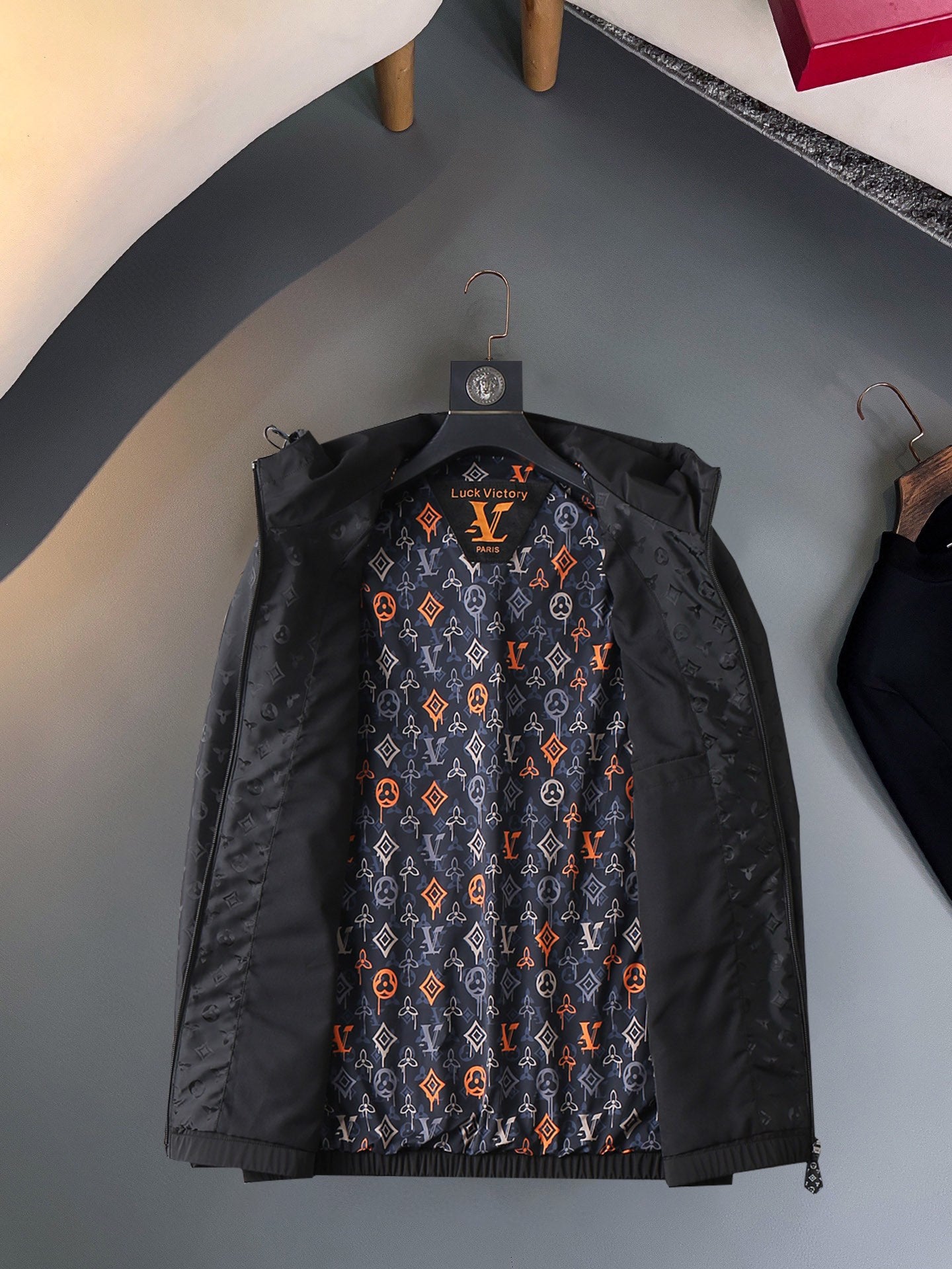 LOUIS VUITTON Autumn 2024 Men’s Jacket | Official Web Edition | Premium Tailored Fabric