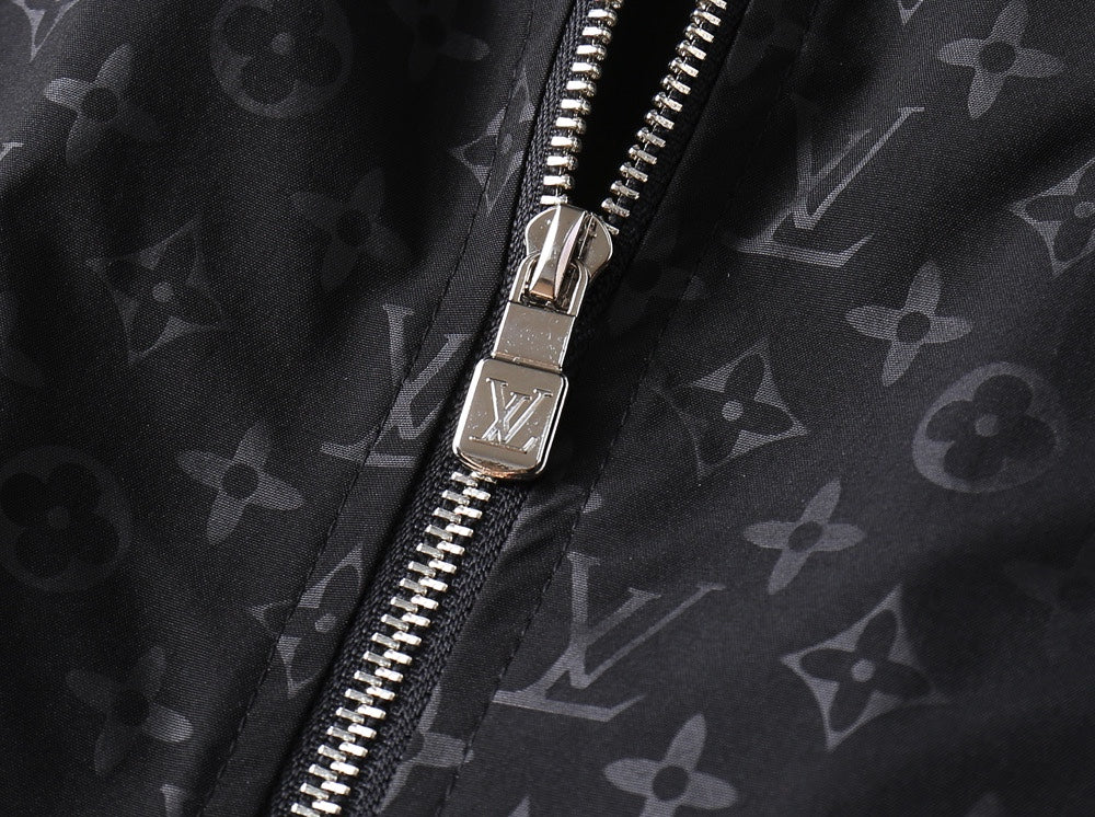 LOUIS VUITTON Autumn 2024 Men’s Jacket | Official Web Edition | Exclusive Tailored Fabric
