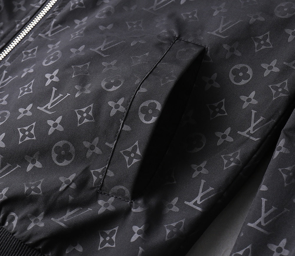 LOUIS VUITTON Autumn 2024 Men’s Jacket | Official Web Edition | Exclusive Tailored Fabric