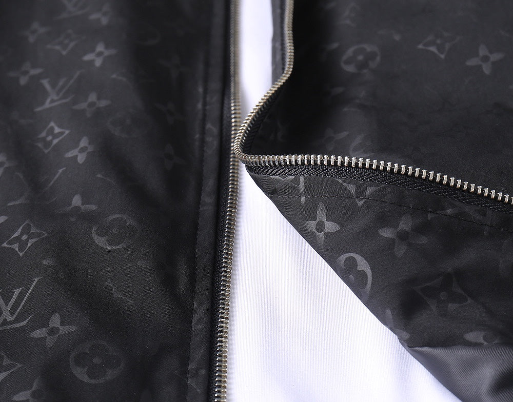 LOUIS VUITTON Autumn 2024 Men’s Jacket | Official Web Edition | Exclusive Tailored Fabric