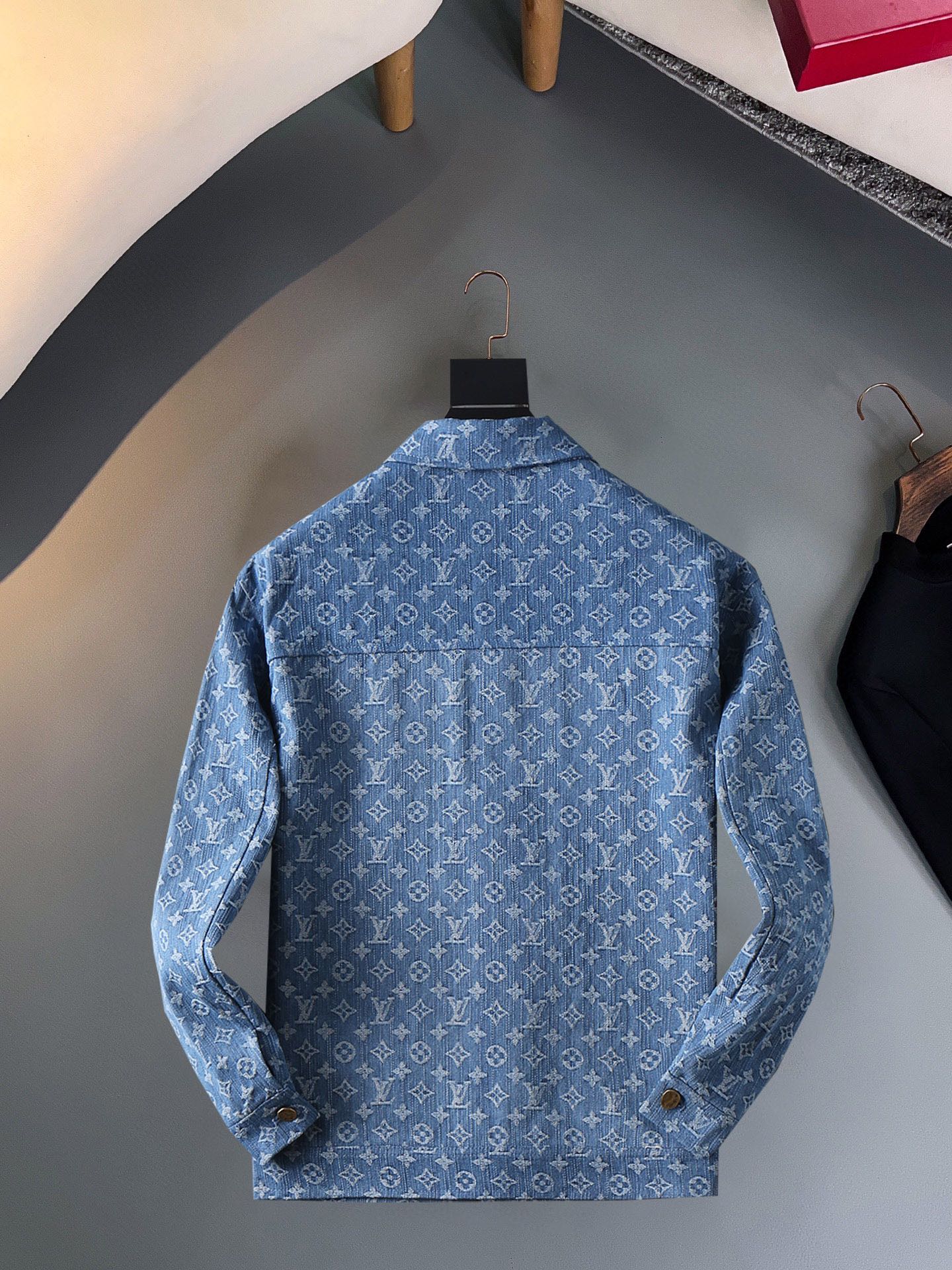 LOUIS VUITTON Autumn 2024 Men’s Jacket | Official Web Edition | Premium Tailored Fabric