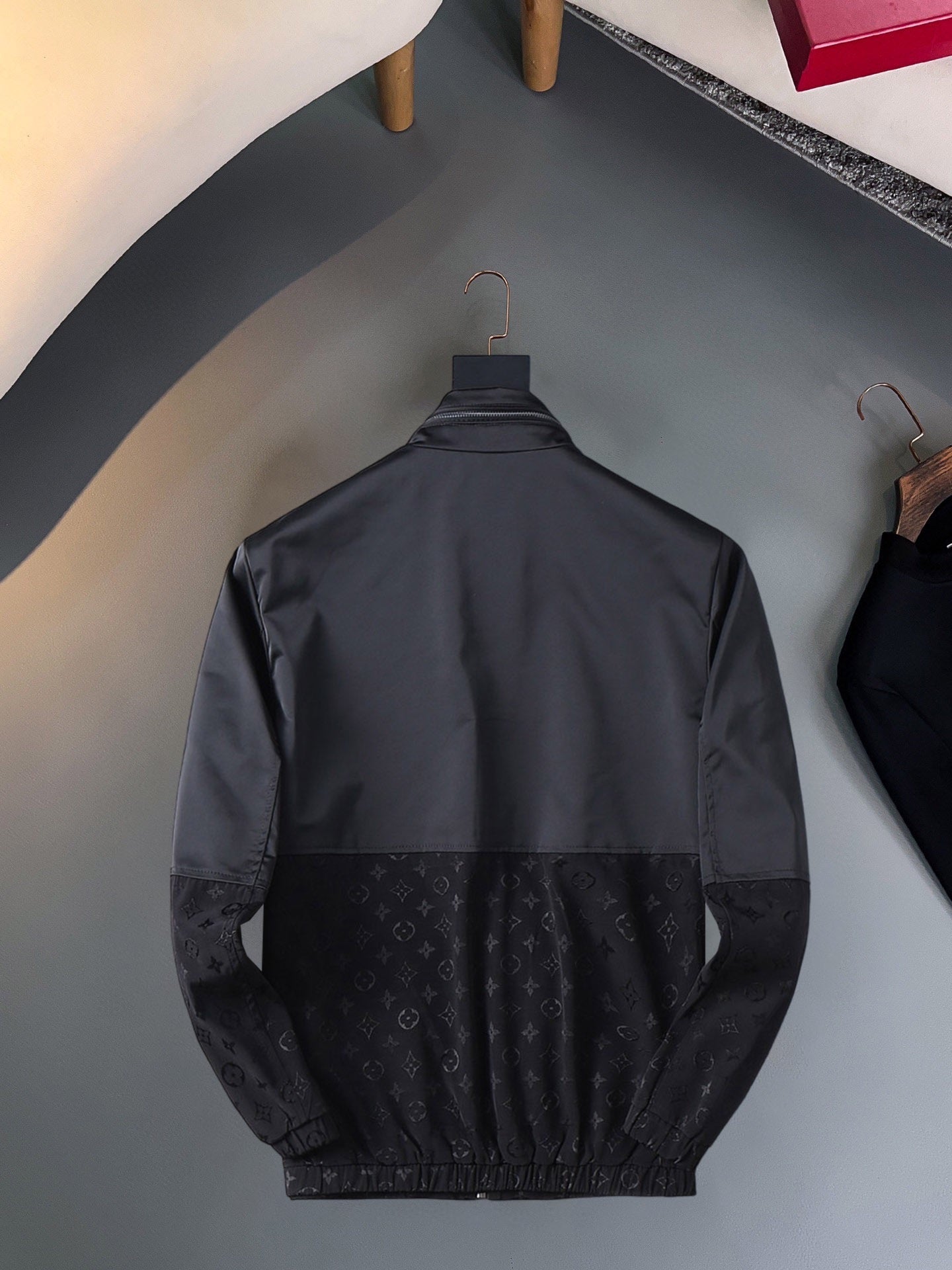 LOUIS VUITTON Autumn 2024 Men’s Jacket | Official Web Edition | Premium Tailored Fabric