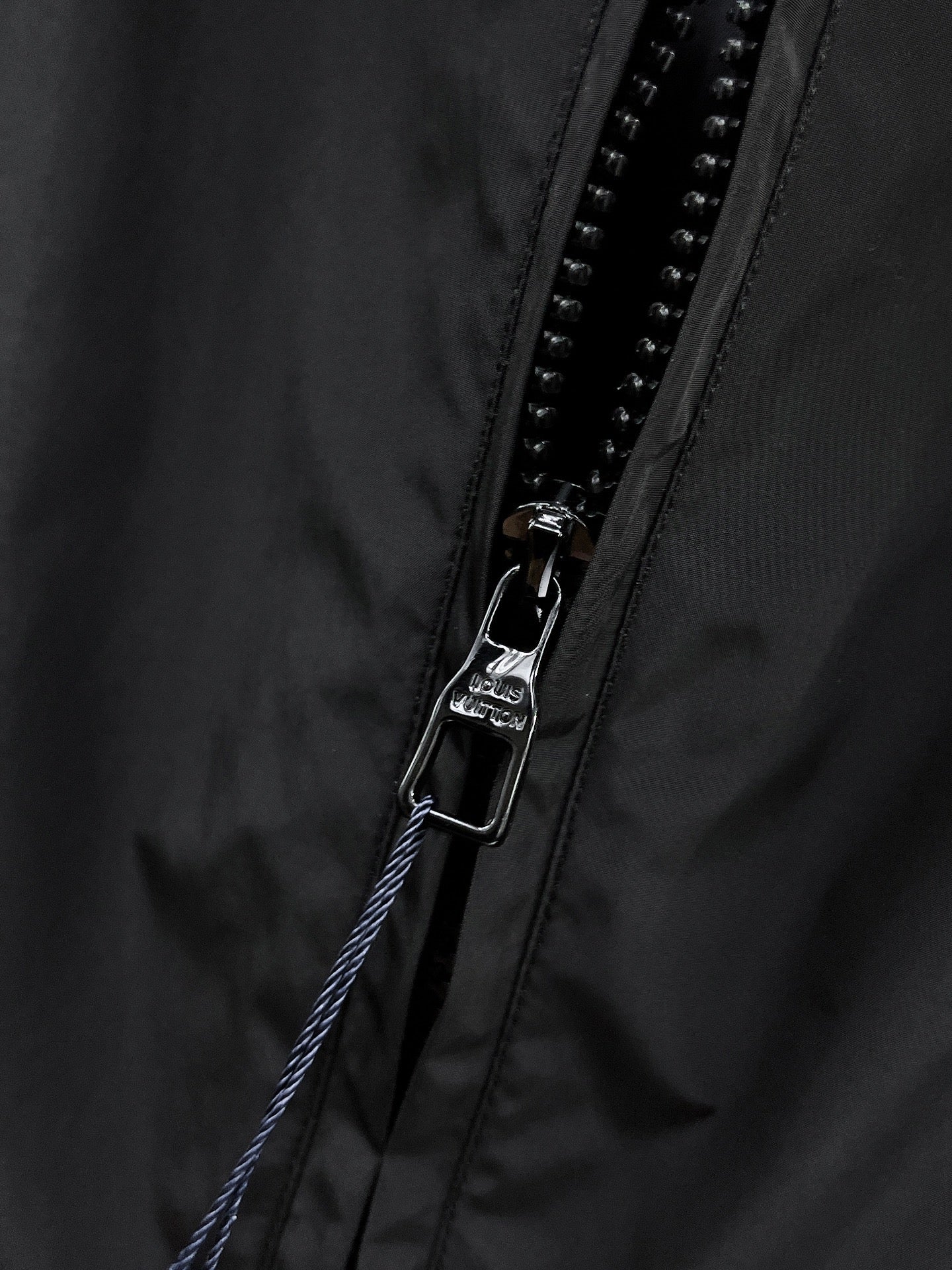 LOUIS VUITTON Autumn/Winter 2024 Men’s Jacket | Official Web Edition | Authentic Triple Label