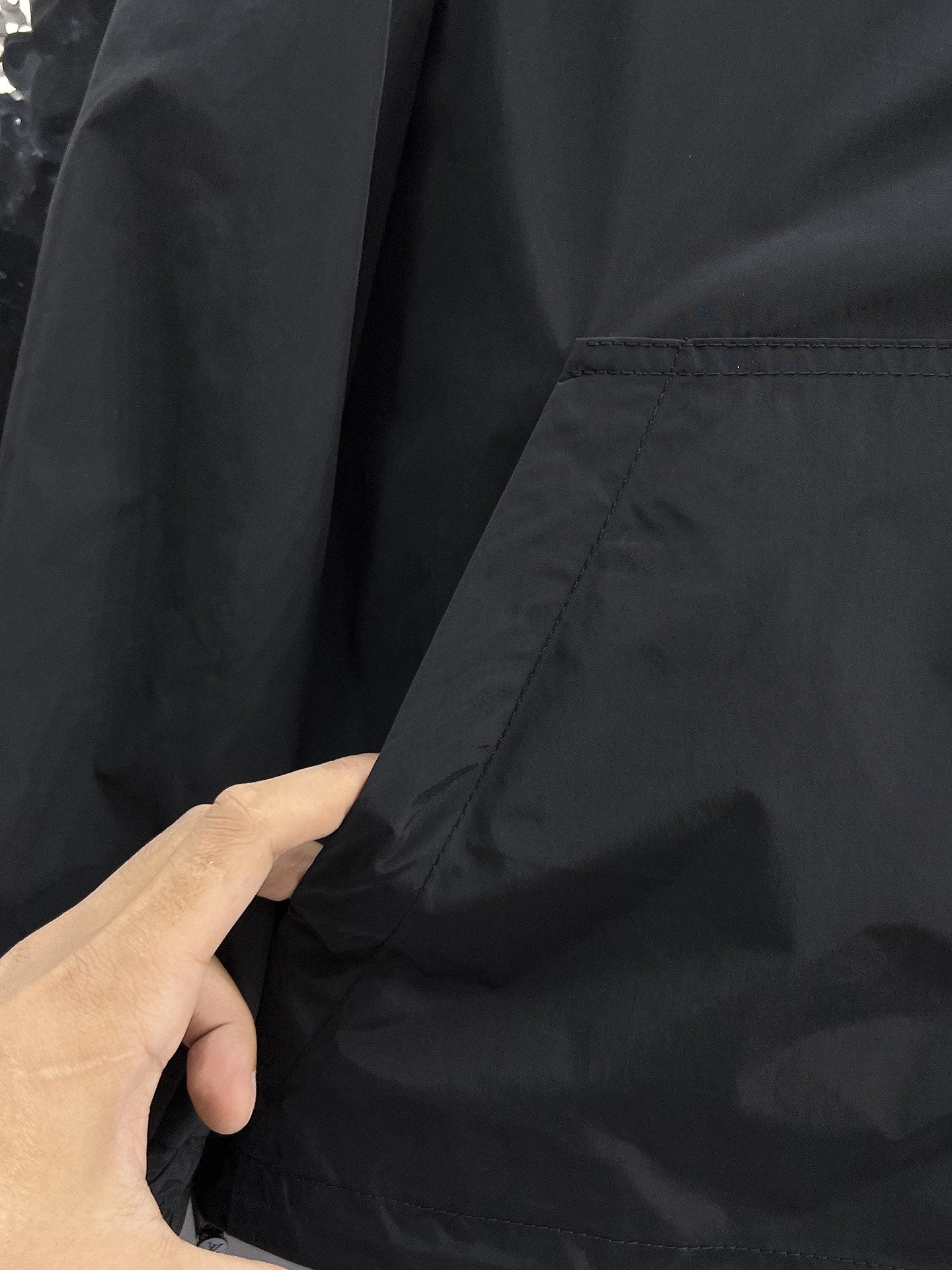 LOUIS VUITTON Autumn/Winter 2024 Men’s Jacket | Official Web Edition | Authentic Triple Label