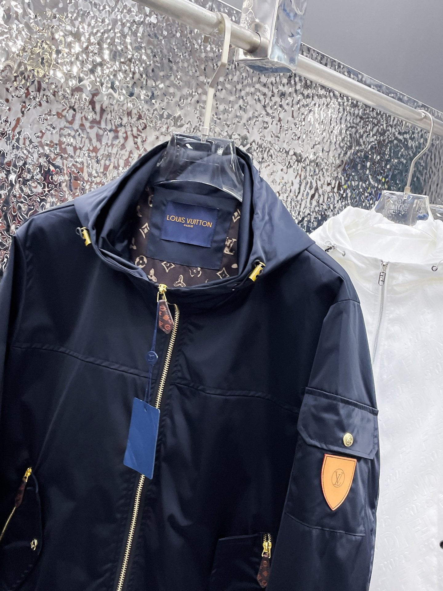 LOUIS VUITTON Autumn/Winter 2024 Men’s Jacket | Official Web Edition | Authentic Triple Label