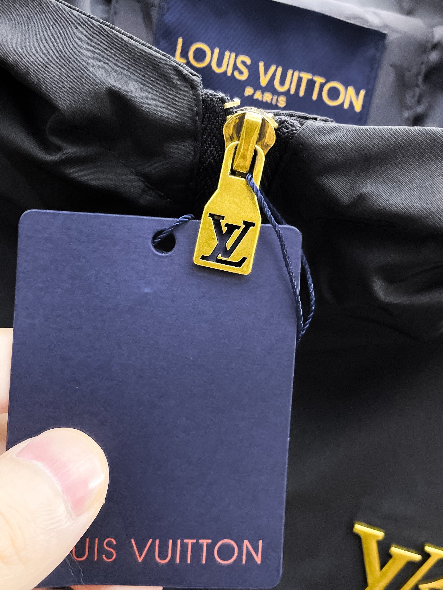 LOUIS VUITTON Autumn/Winter 2024 Men’s Jacket | Official Web Edition | Authentic Triple Label
