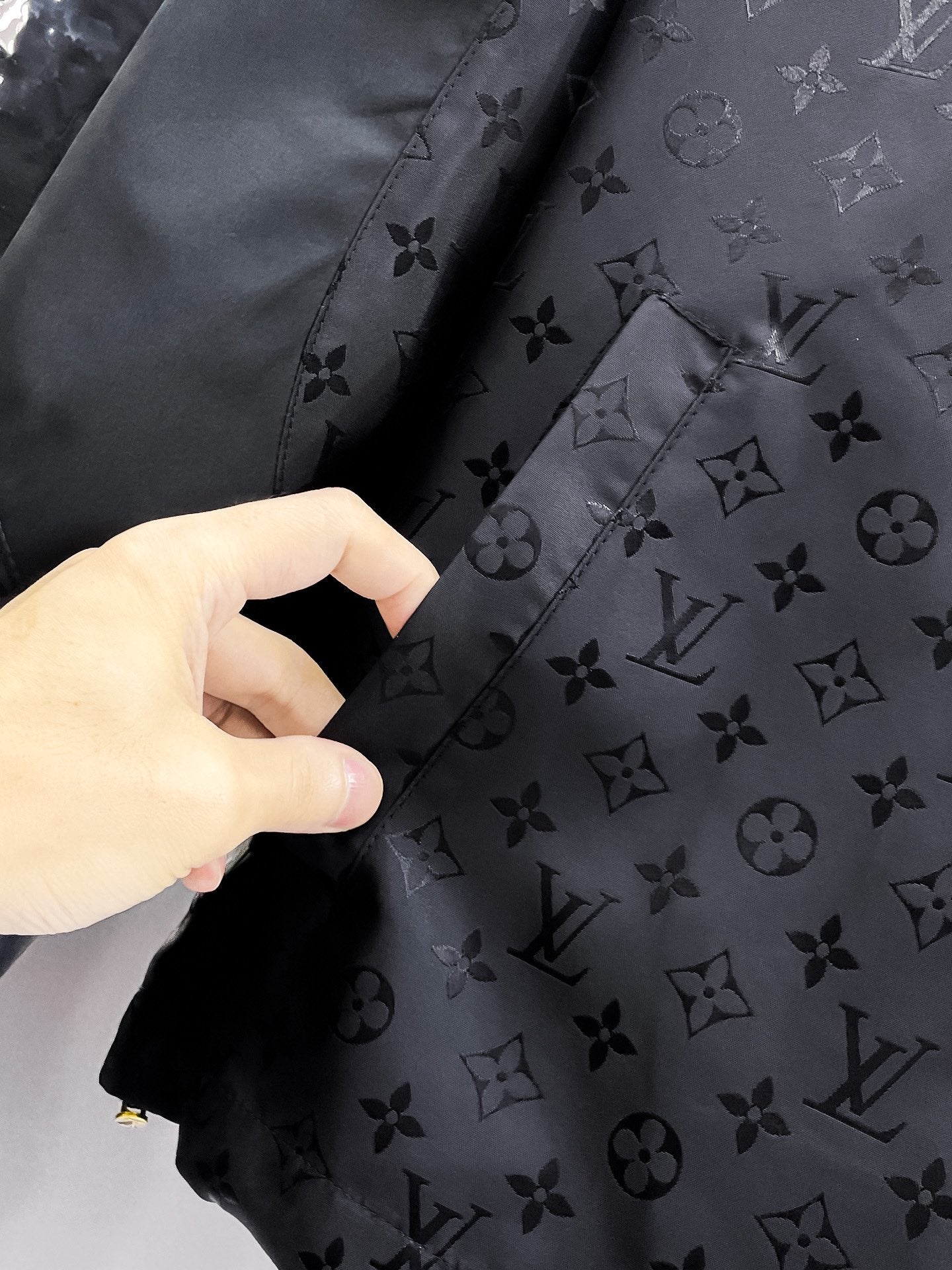 LOUIS VUITTON Autumn/Winter 2024 Men’s Jacket | Official Web Edition | Authentic Triple Label