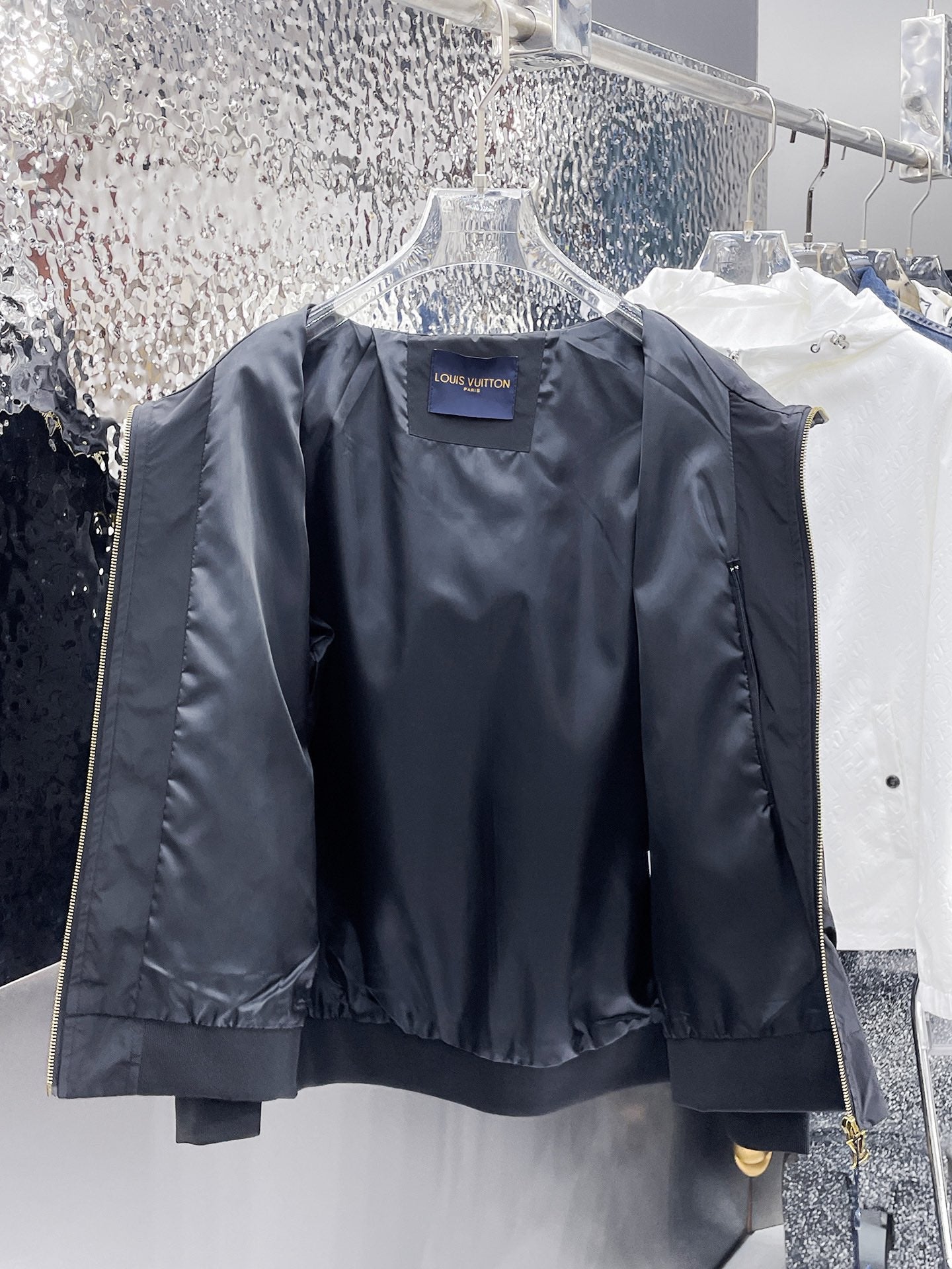 LOUIS VUITTON Autumn/Winter 2024 Men’s Jacket | Official Web Edition | Authentic Triple Label